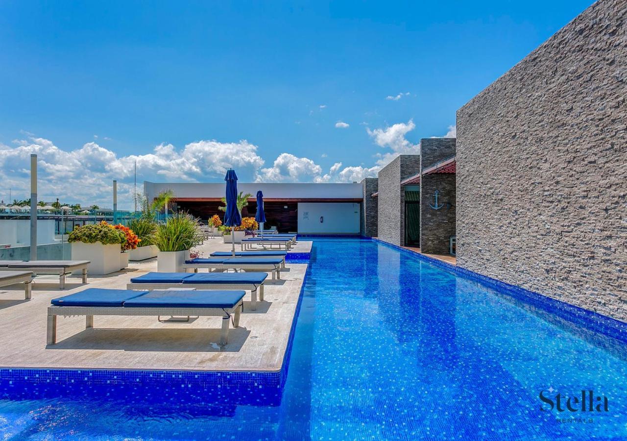 Condos with Private Jacuzzi and shared Ocean View Roof pool