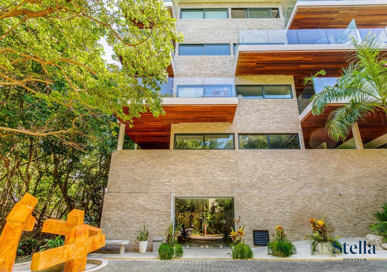 Condos with Private Jacuzzi and shared Ocean View Roof pool