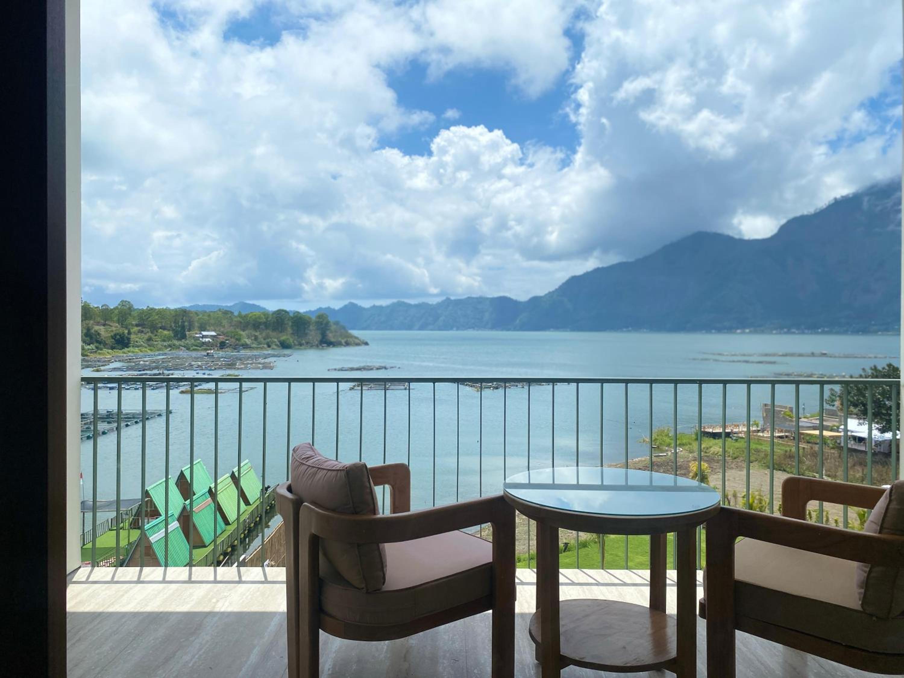 Tribhuwana Padma Lake Resort