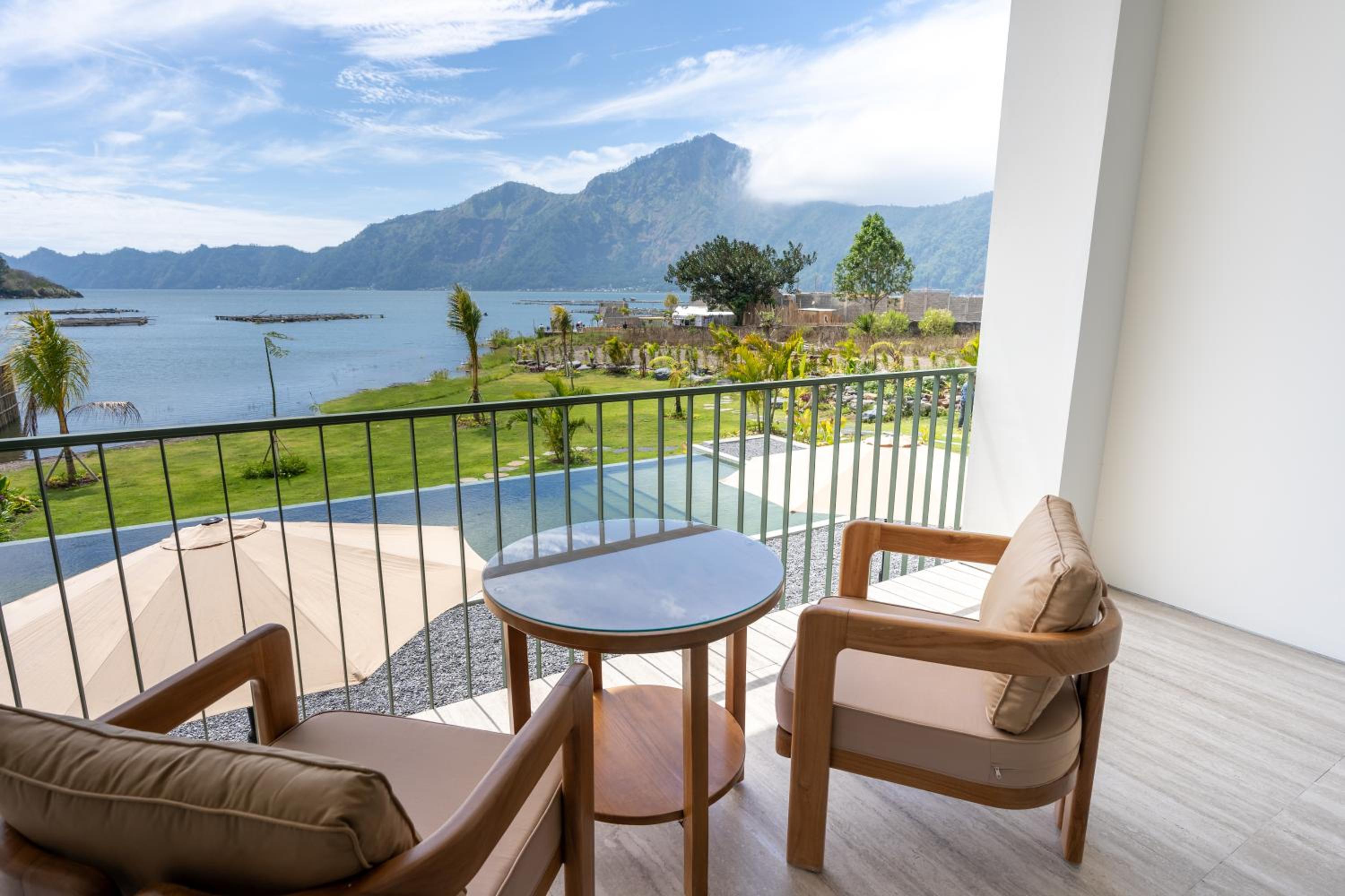 Tribhuwana Padma Lake Resort