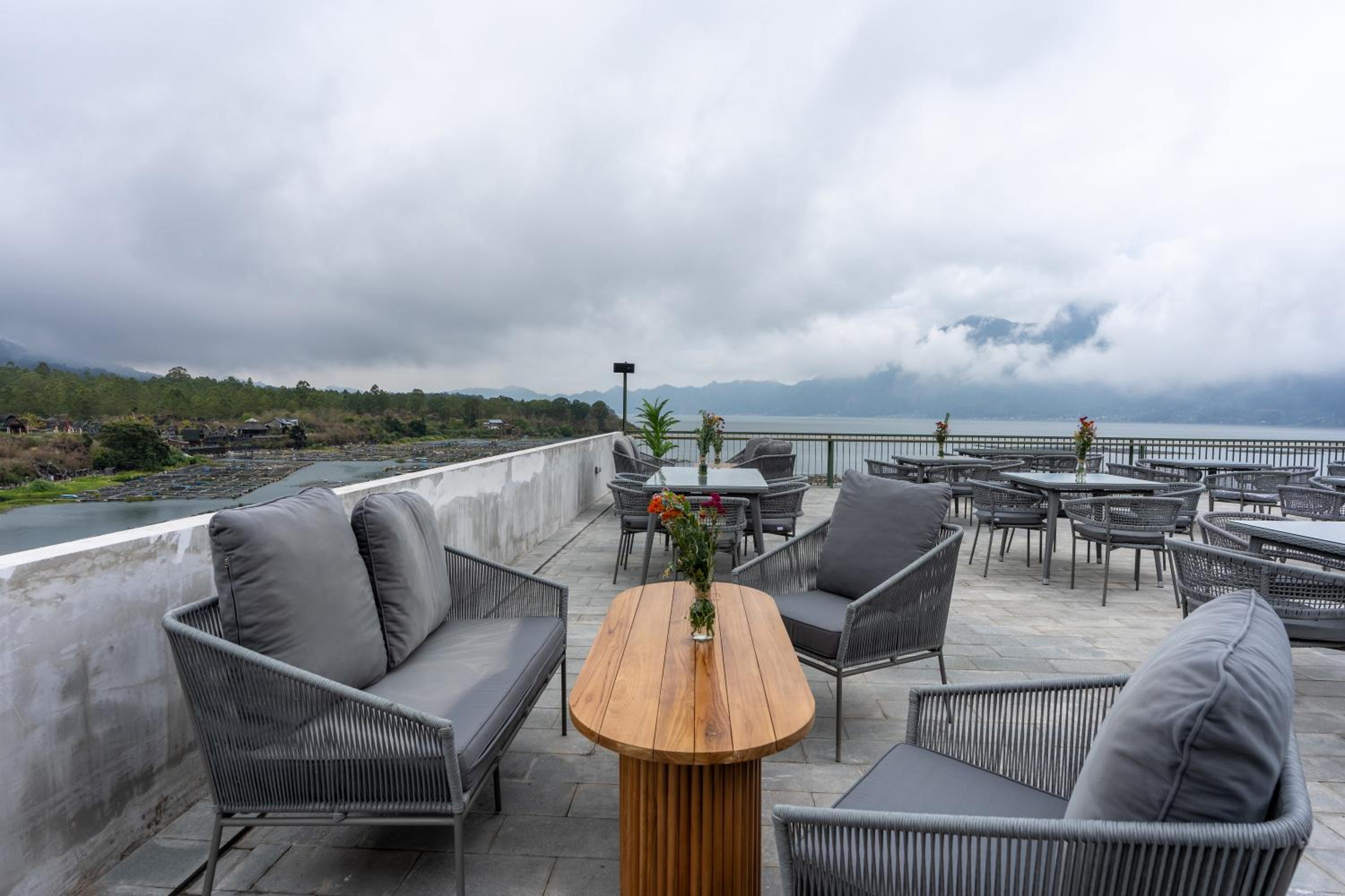 Tribhuwana Padma Lake Resort