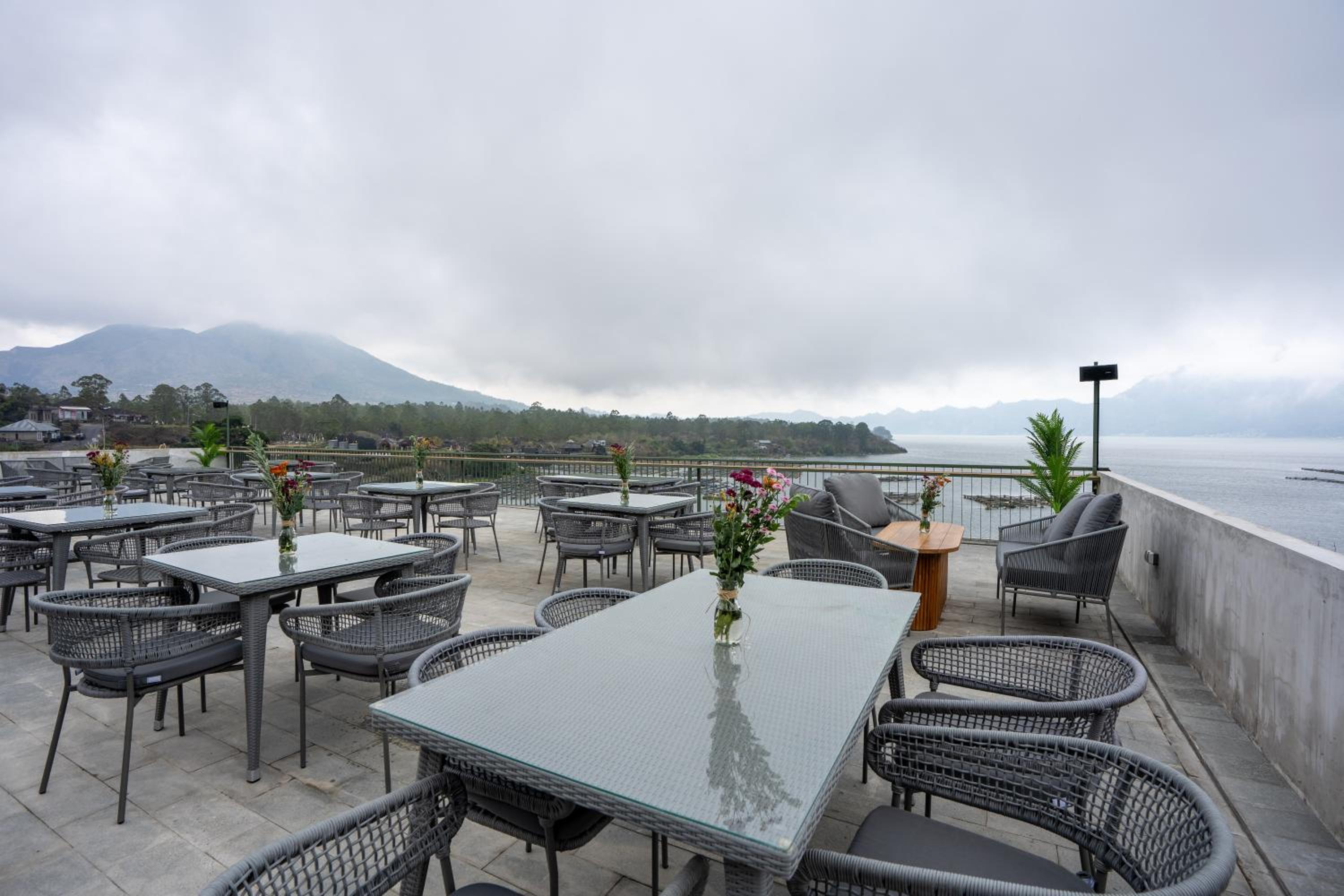 Tribhuwana Padma Lake Resort