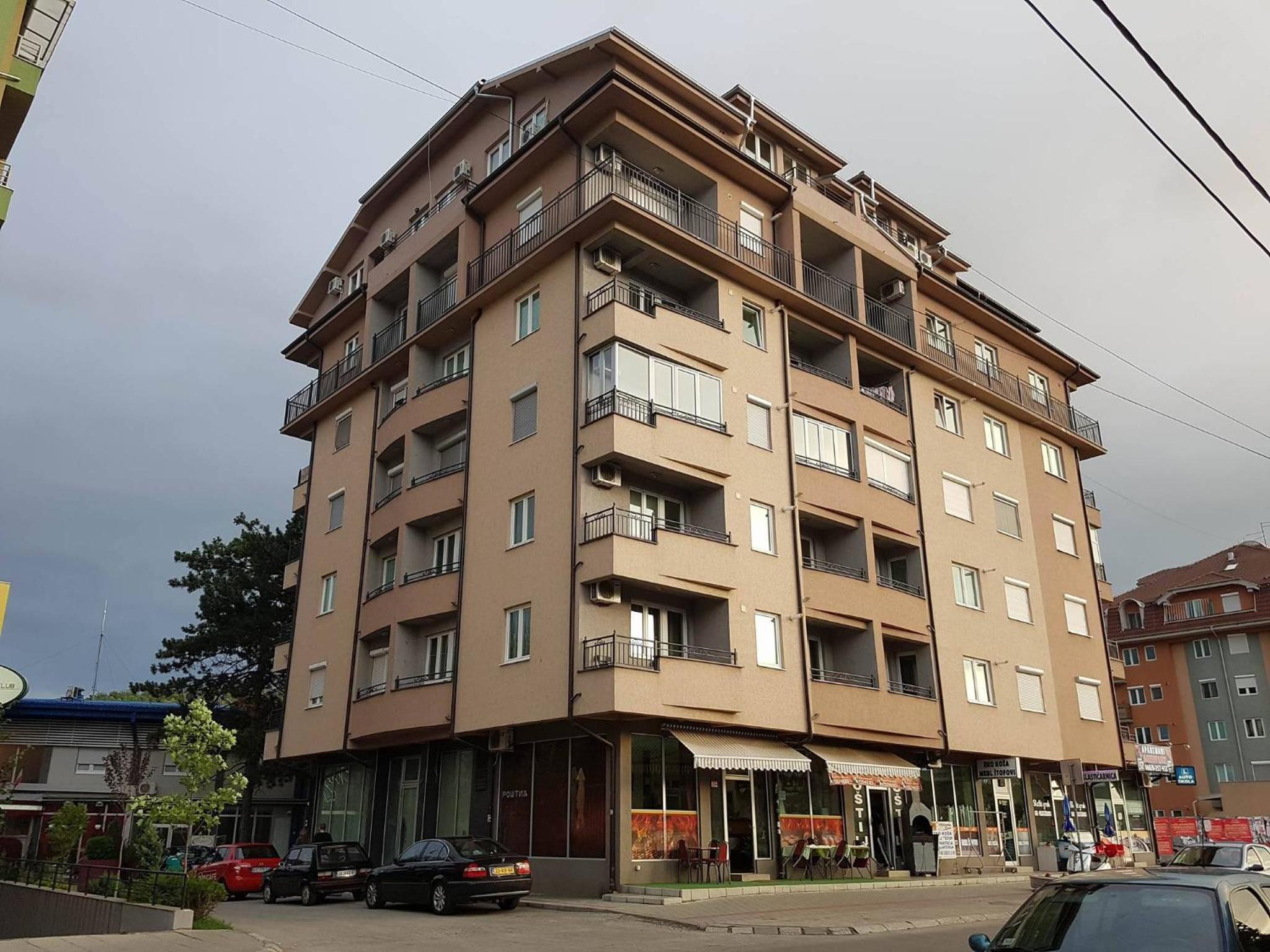 Agent Lux Apartments view 4