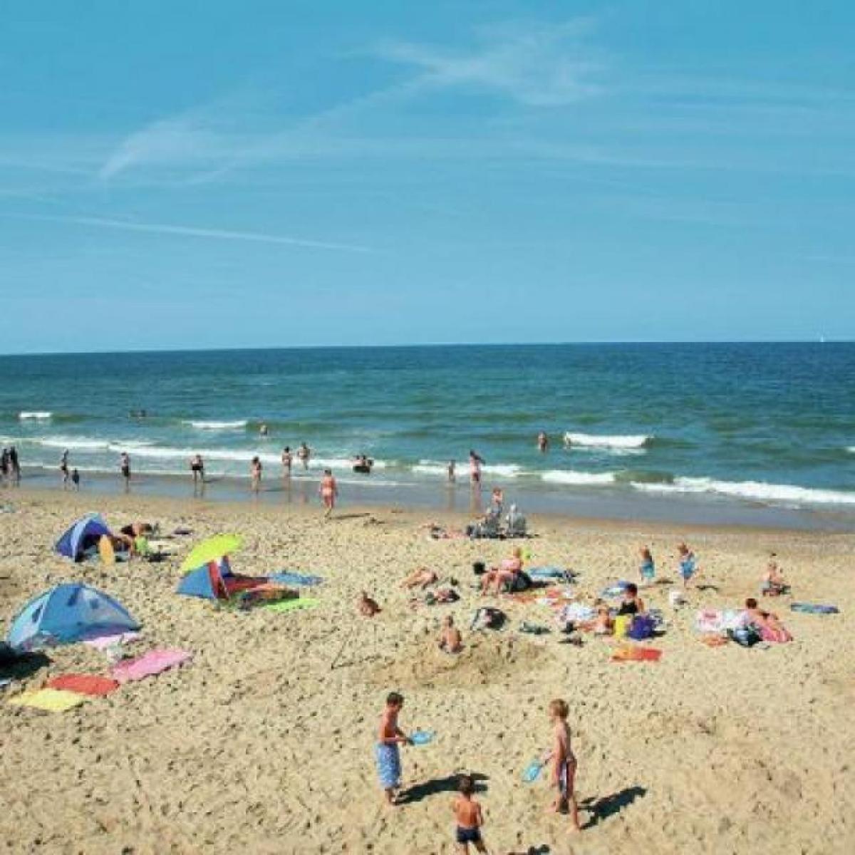 Strand en duinen 331 omheinde tuin