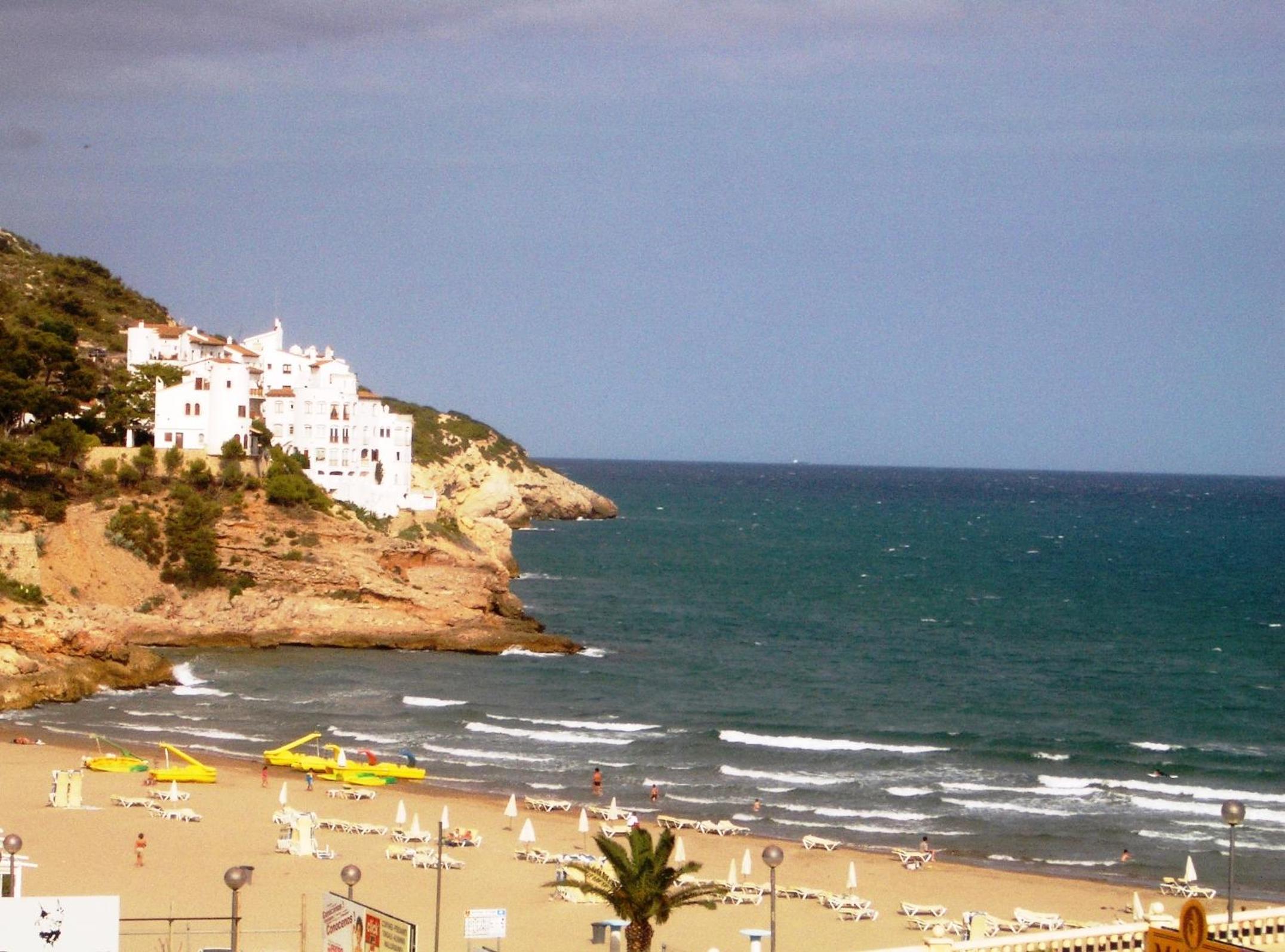 Hotel Sitges Beach Loft - Image 1