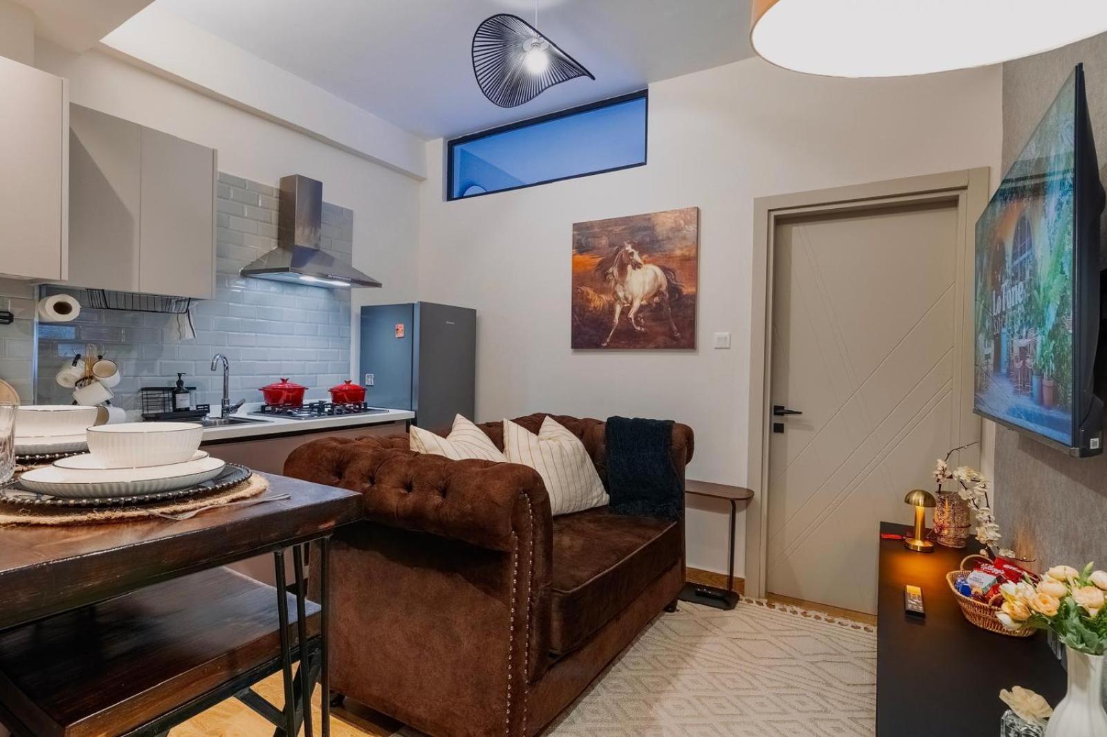 Elegant Wilma Towers Stay - Golden Sunsets & Ngong Hills views