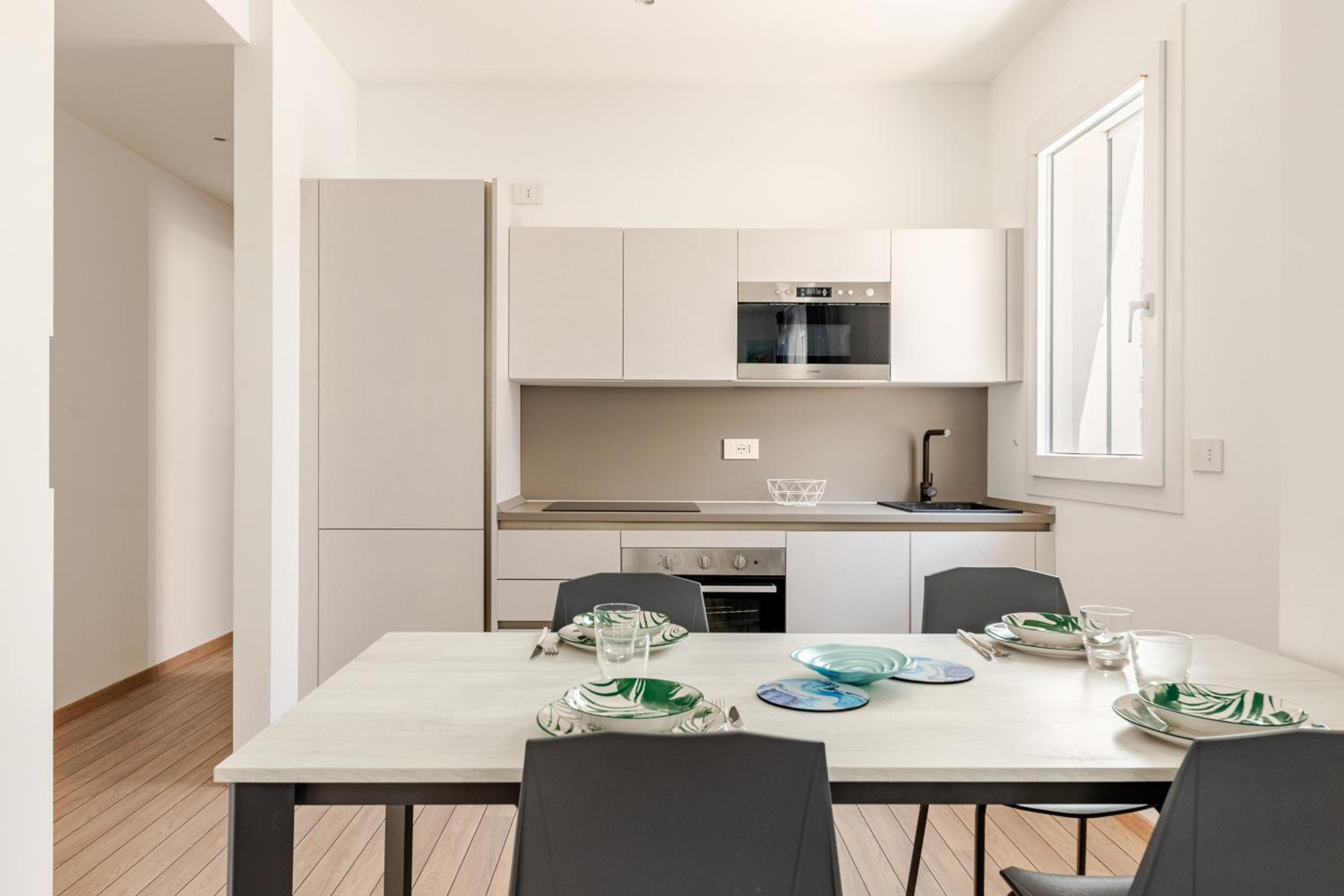 NEW Prestige Collection-2 Rooms-2 Bathrooms-Parking-VleDante