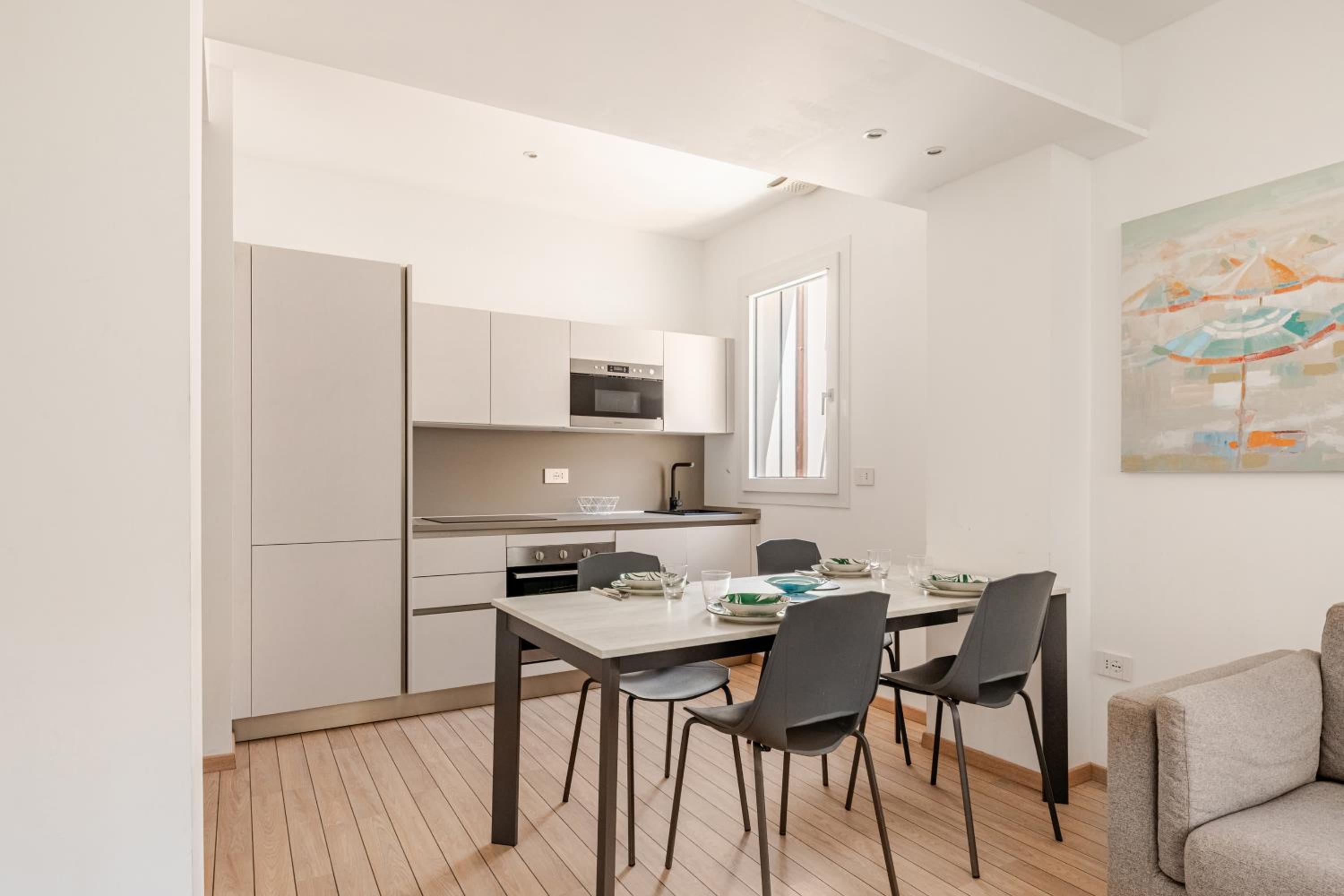 NEW Prestige Collection-2 Rooms-2 Bathrooms-Parking-VleDante