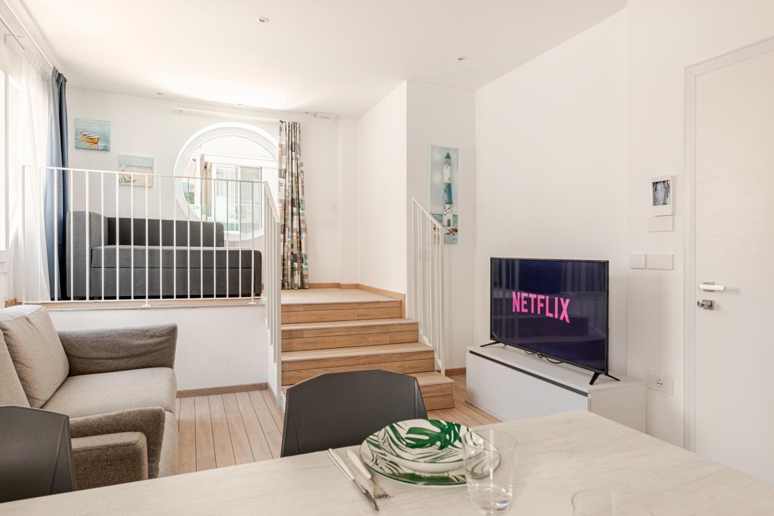 NEW Prestige Collection-2 Rooms-2 Bathrooms-Parking-VleDante