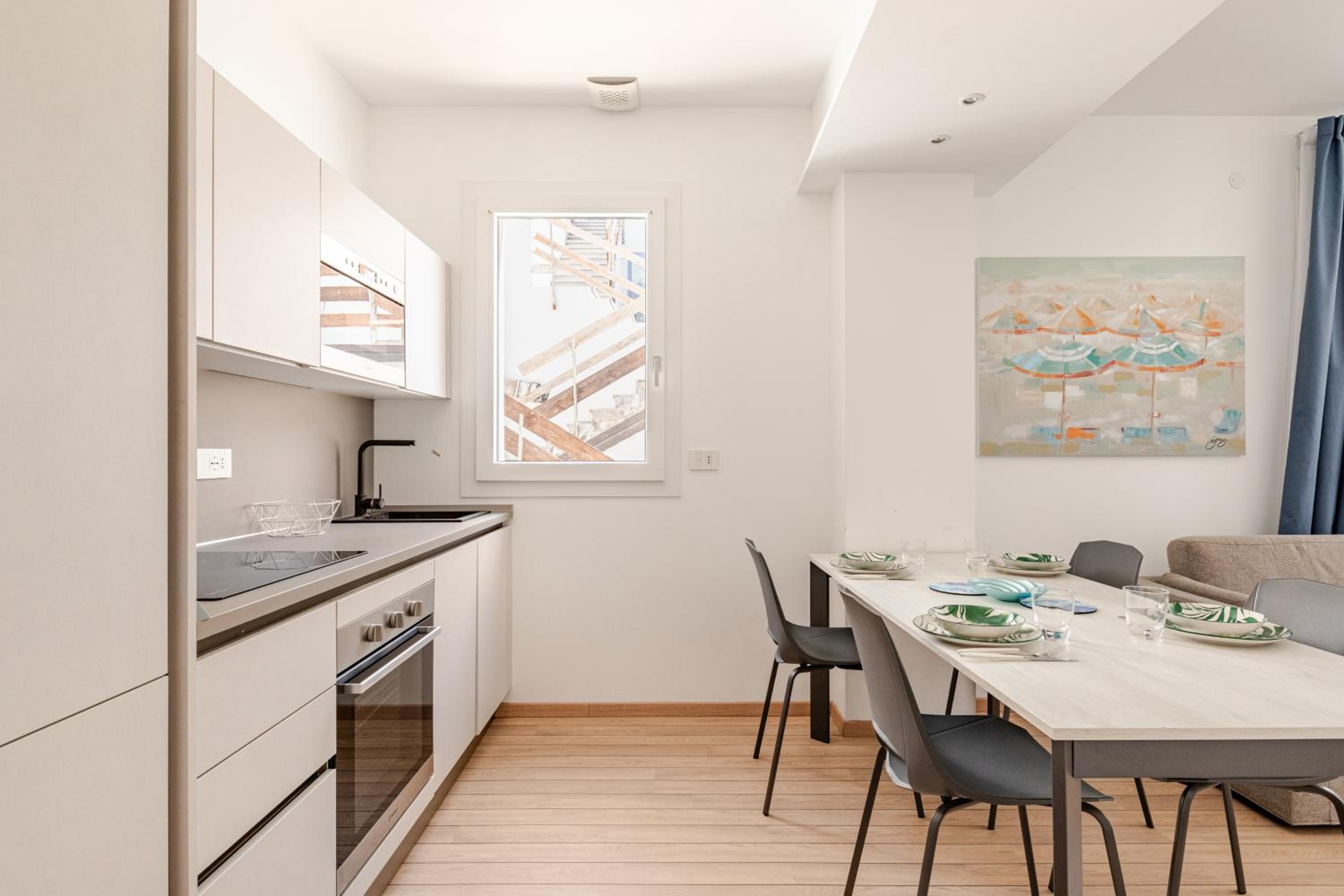 NEW Prestige Collection-2 Rooms-2 Bathrooms-Parking-VleDante