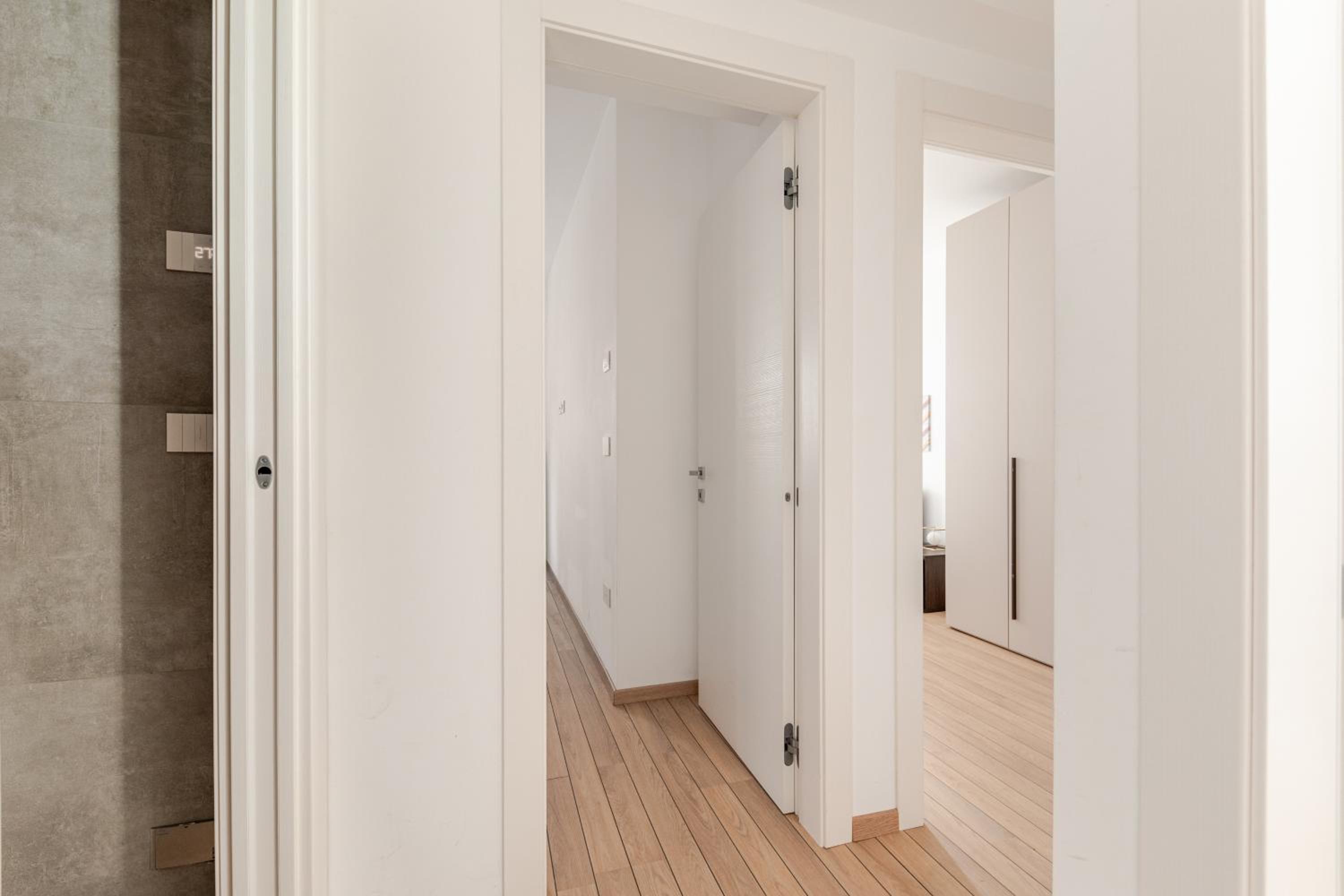 NEW Prestige Collection-2 Rooms-2 Bathrooms-Parking-VleDante