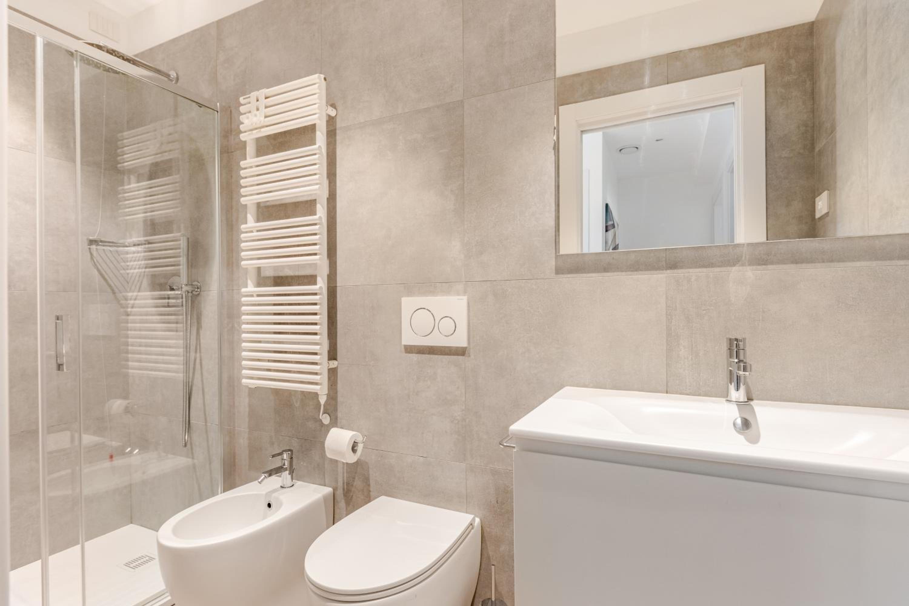 NEW Prestige Collection-2 Rooms-2 Bathrooms-Parking-VleDante