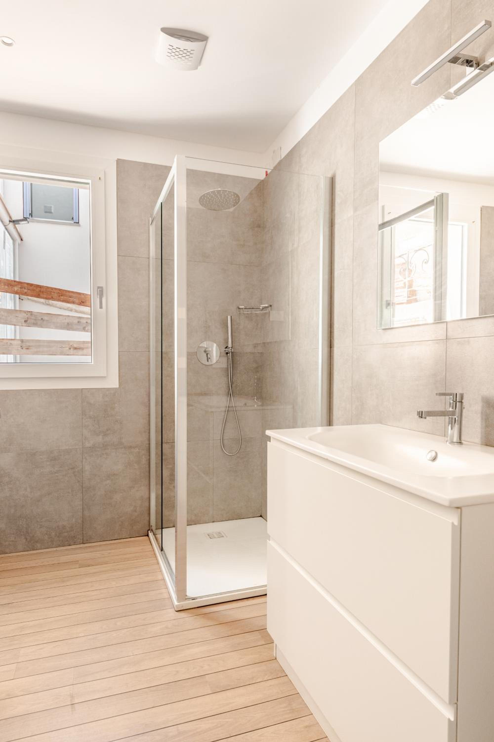 NEW Prestige Collection-2 Rooms-2 Bathrooms-Parking-VleDante