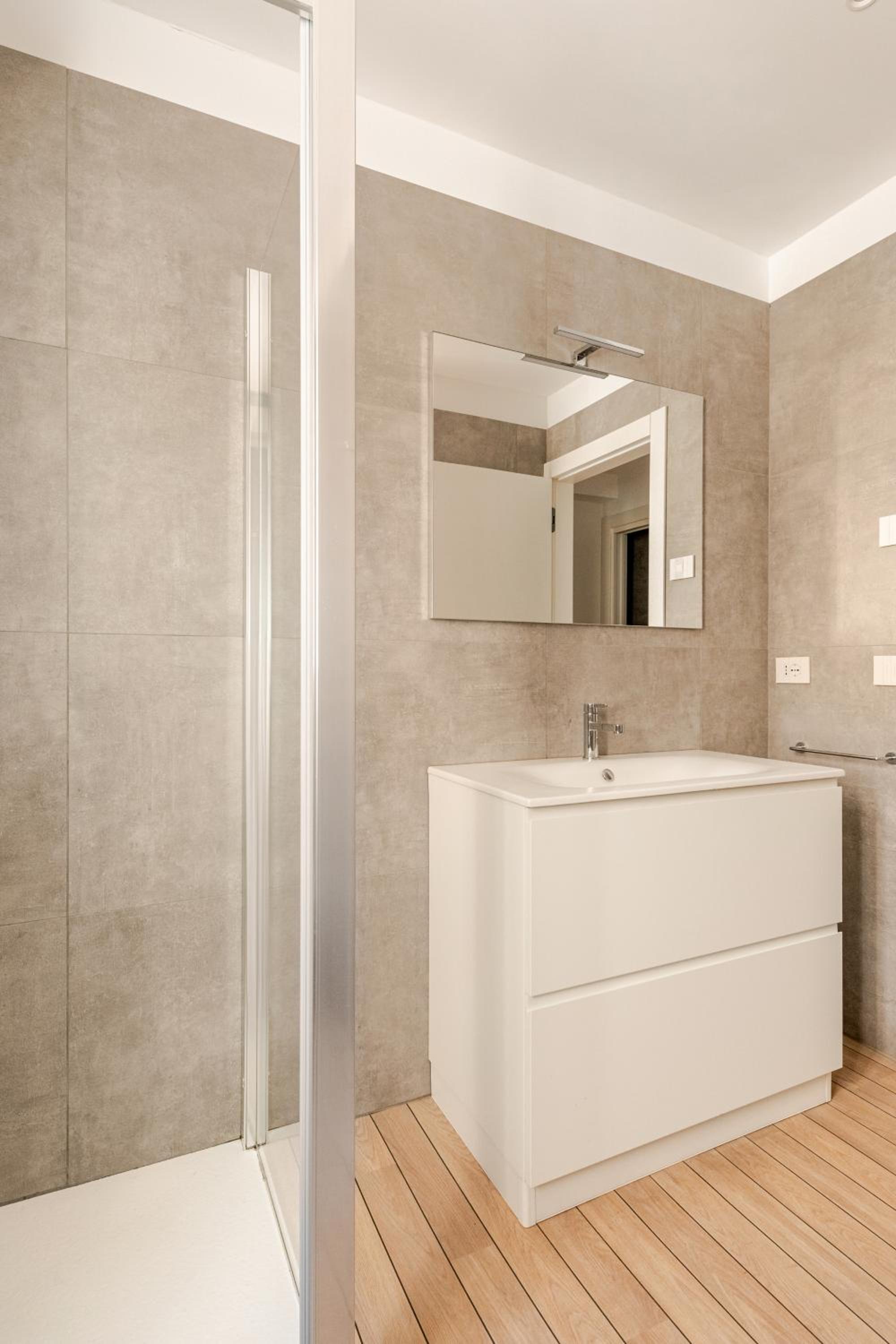 NEW Prestige Collection-2 Rooms-2 Bathrooms-Parking-VleDante