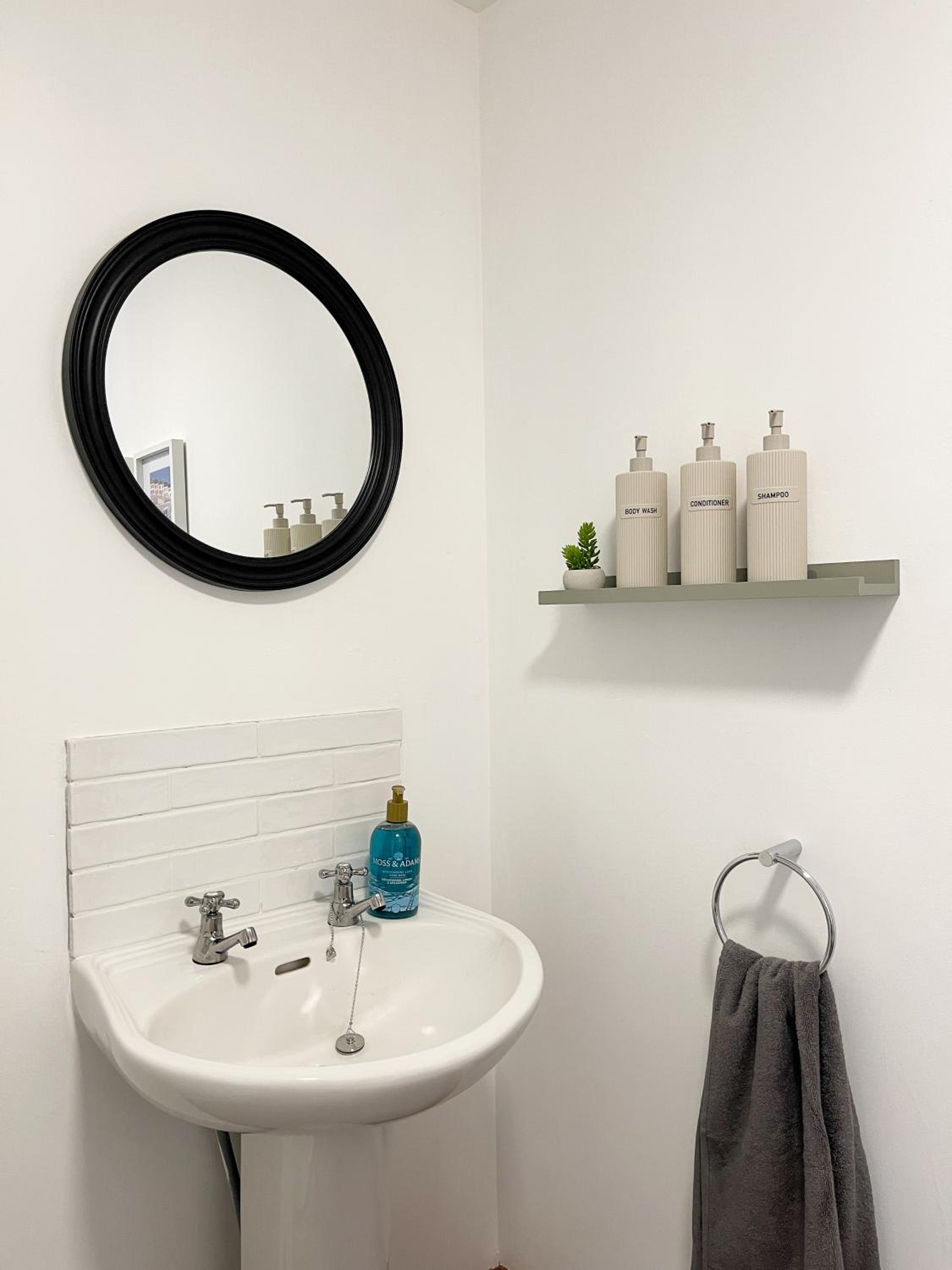 Borders Retreat, Cosy 1 Bed Flat - 3miles from M6 Jct45 - near A75, Gretna & Carlisle