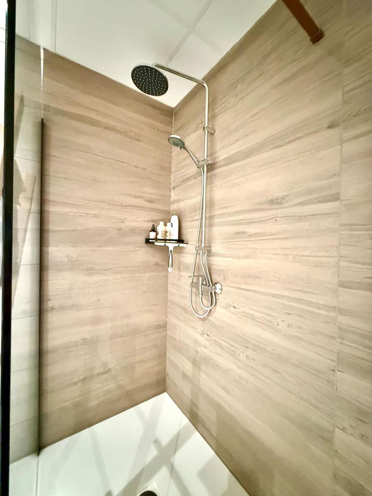 Spacious duplex in the center of Bastogne Onikos rooms