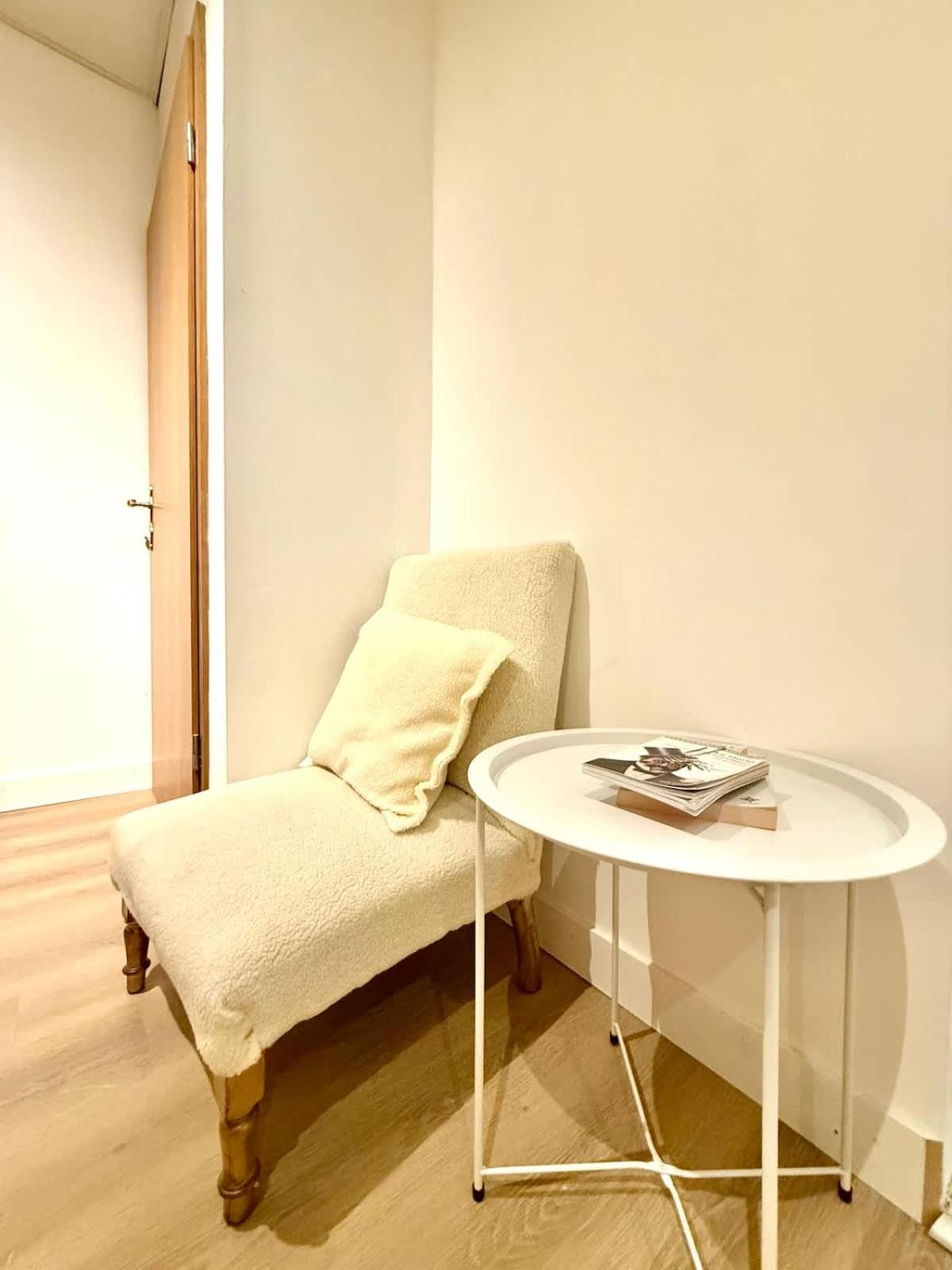 Spacious duplex in the center of Bastogne Onikos rooms