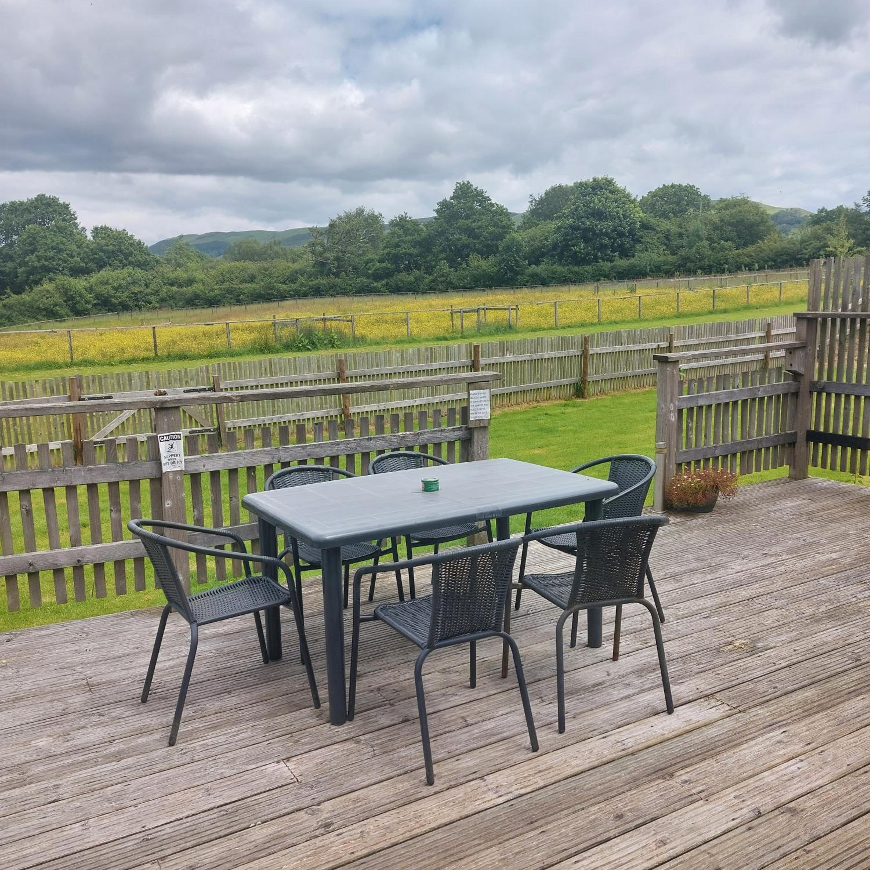 Alpaca cabin-mountain view-hot tub-rural retreat