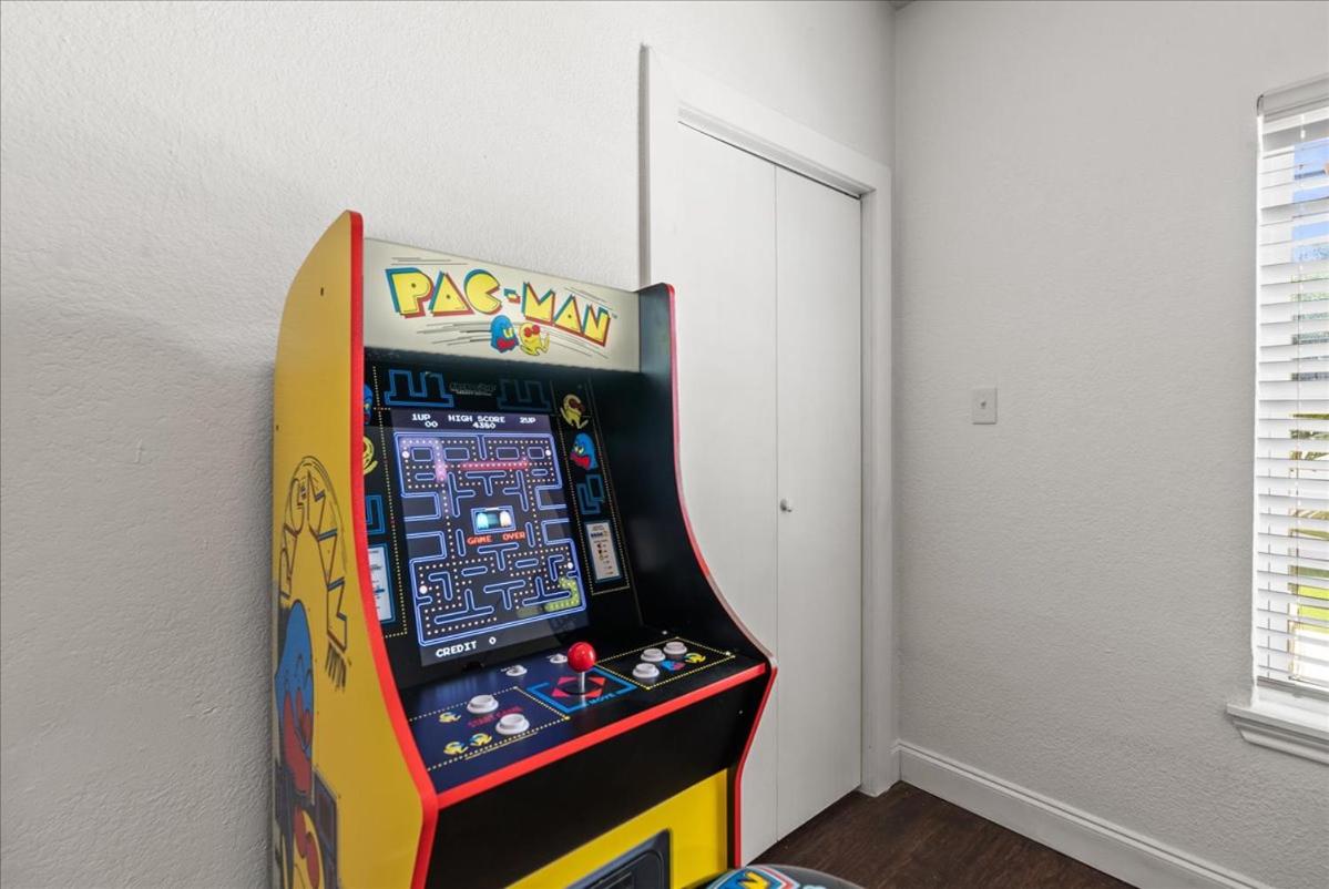 Dallas Haven - Grill, Game Room, Outdoor Fun