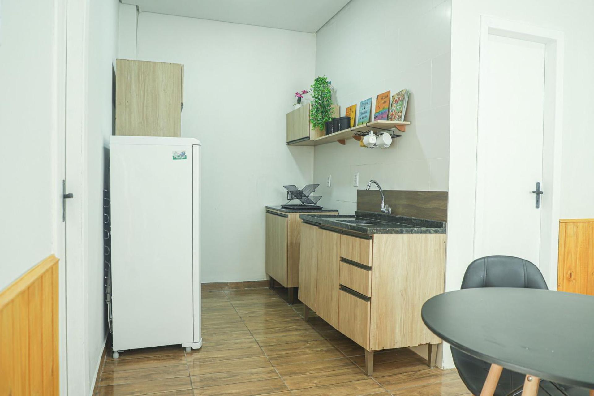 Casa térrea geminada aconchegante AV3402