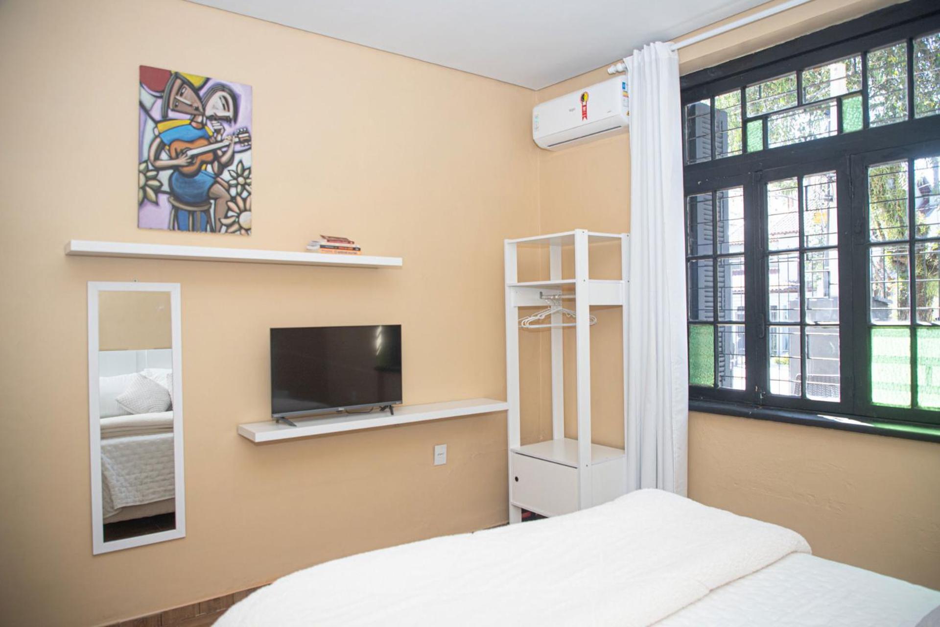 Casa térrea geminada aconchegante AV3402