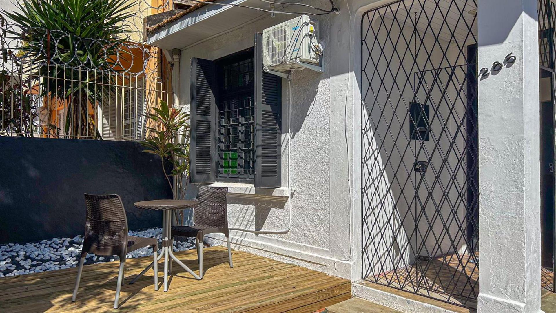 Casa térrea geminada aconchegante AV3402