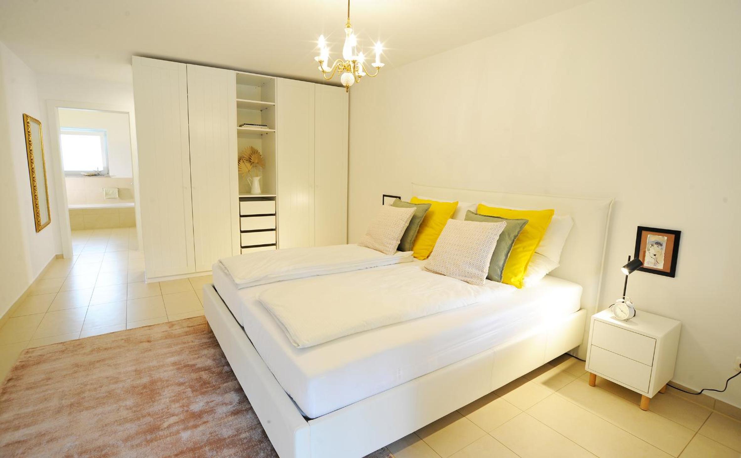 160qm Wohnung mit Balkon nahe Salzburg - Freilassing 2 Schlafzimmer, 2 Bäder