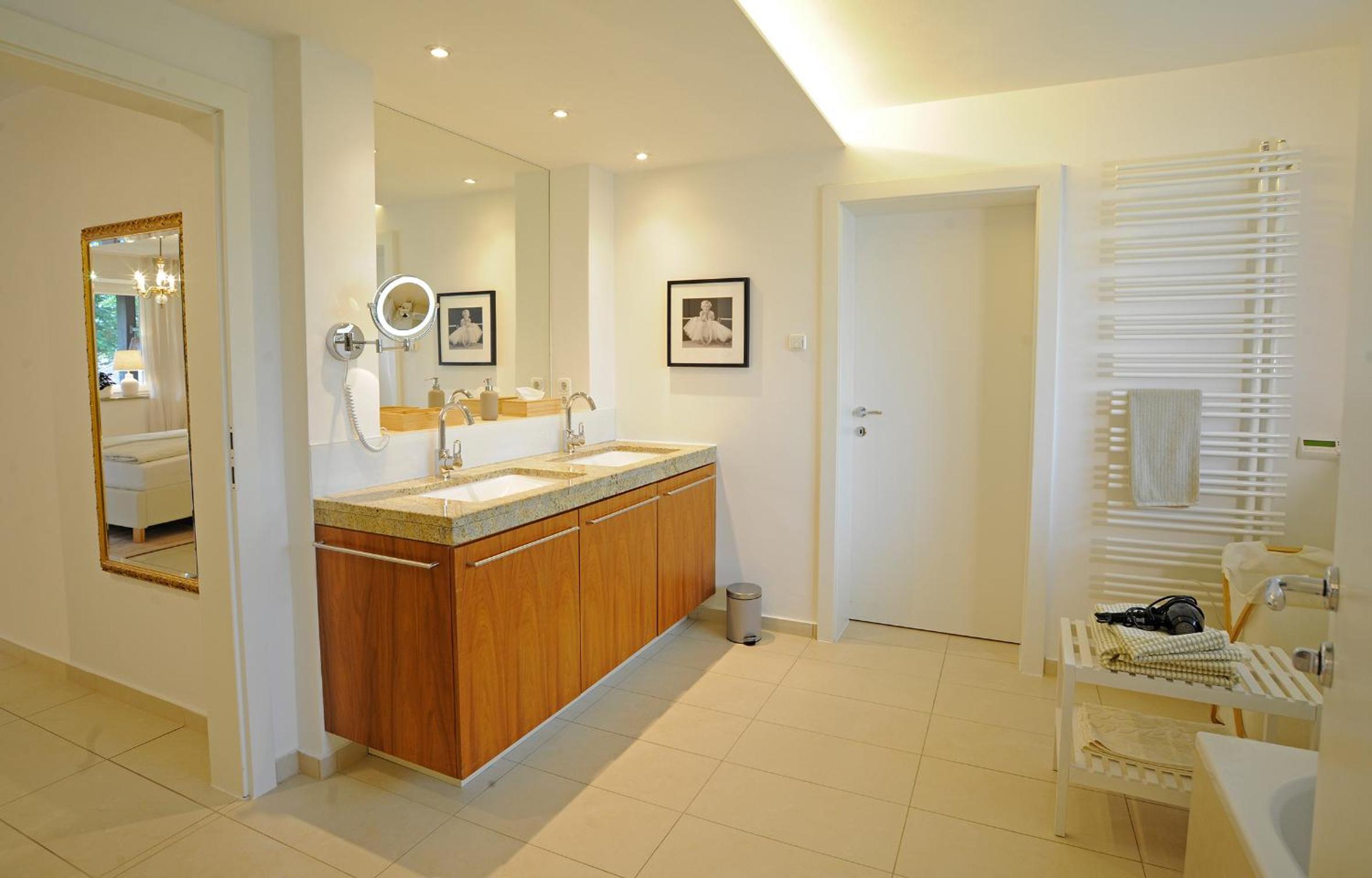 160qm Wohnung mit Balkon nahe Salzburg - Freilassing 2 Schlafzimmer, 2 Bäder