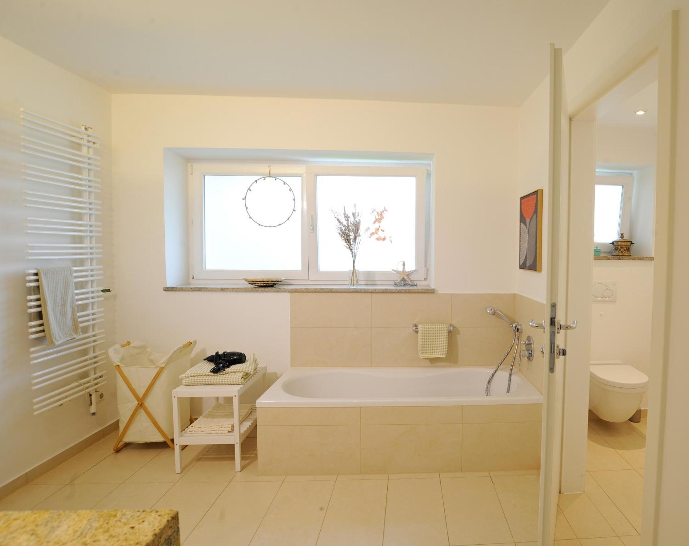 160qm Wohnung mit Balkon nahe Salzburg - Freilassing 2 Schlafzimmer, 2 Bäder