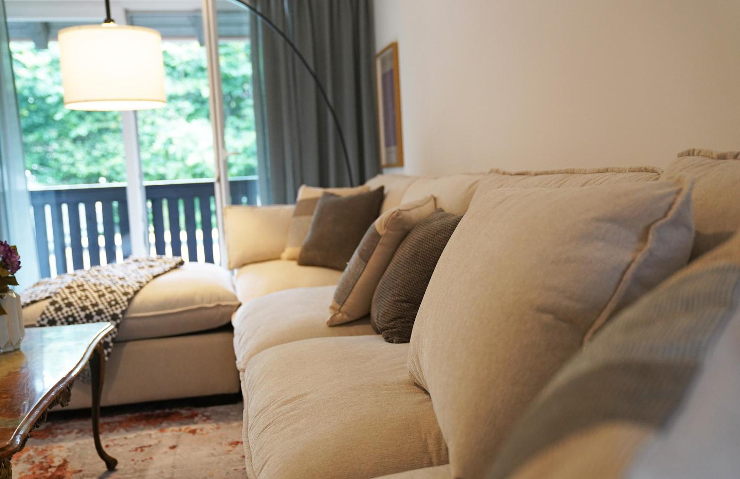 160qm Wohnung mit Balkon nahe Salzburg - Freilassing 2 Schlafzimmer, 2 Bäder