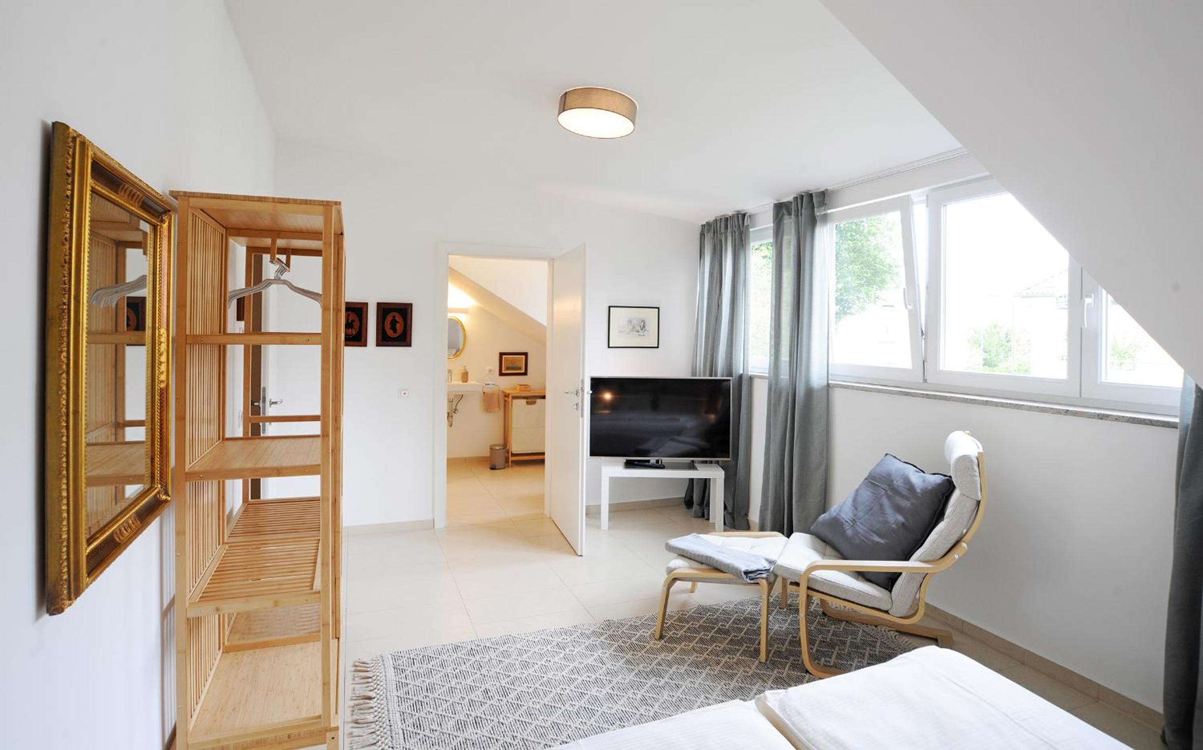 160qm Wohnung mit Balkon nahe Salzburg - Freilassing 2 Schlafzimmer, 2 Bäder