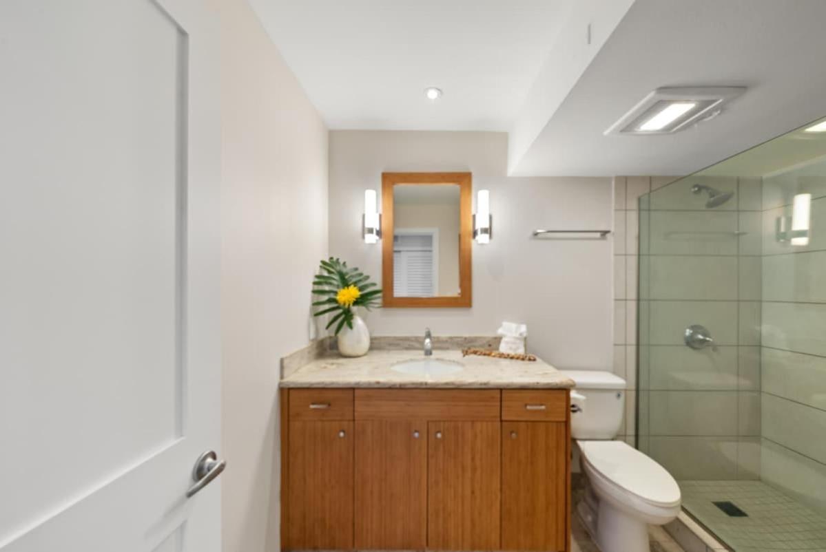Lahaina Shores 607 · LS 607 Beachfront Remodeled Studio Stunnin