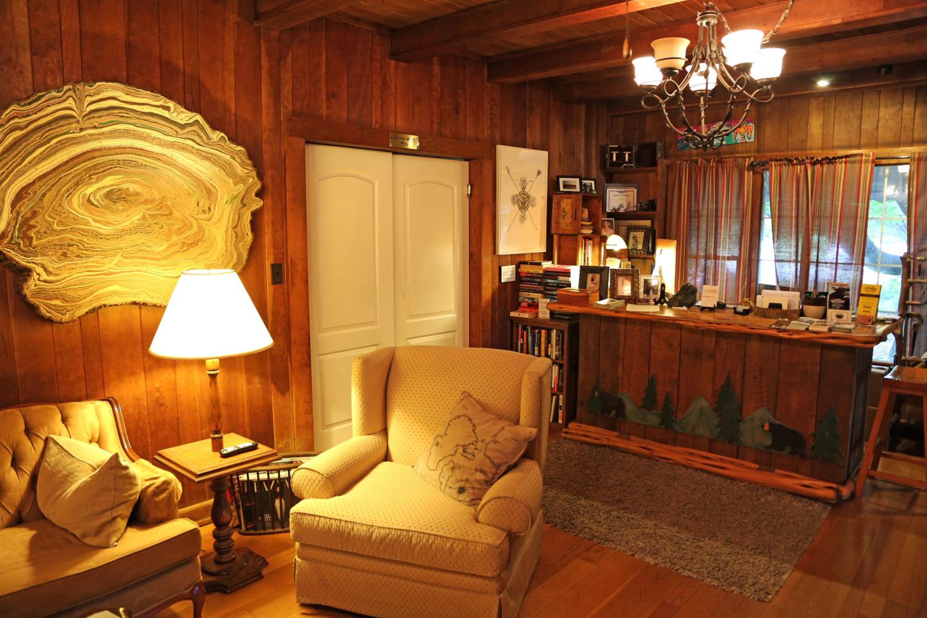 Grandview Lodge view 4
