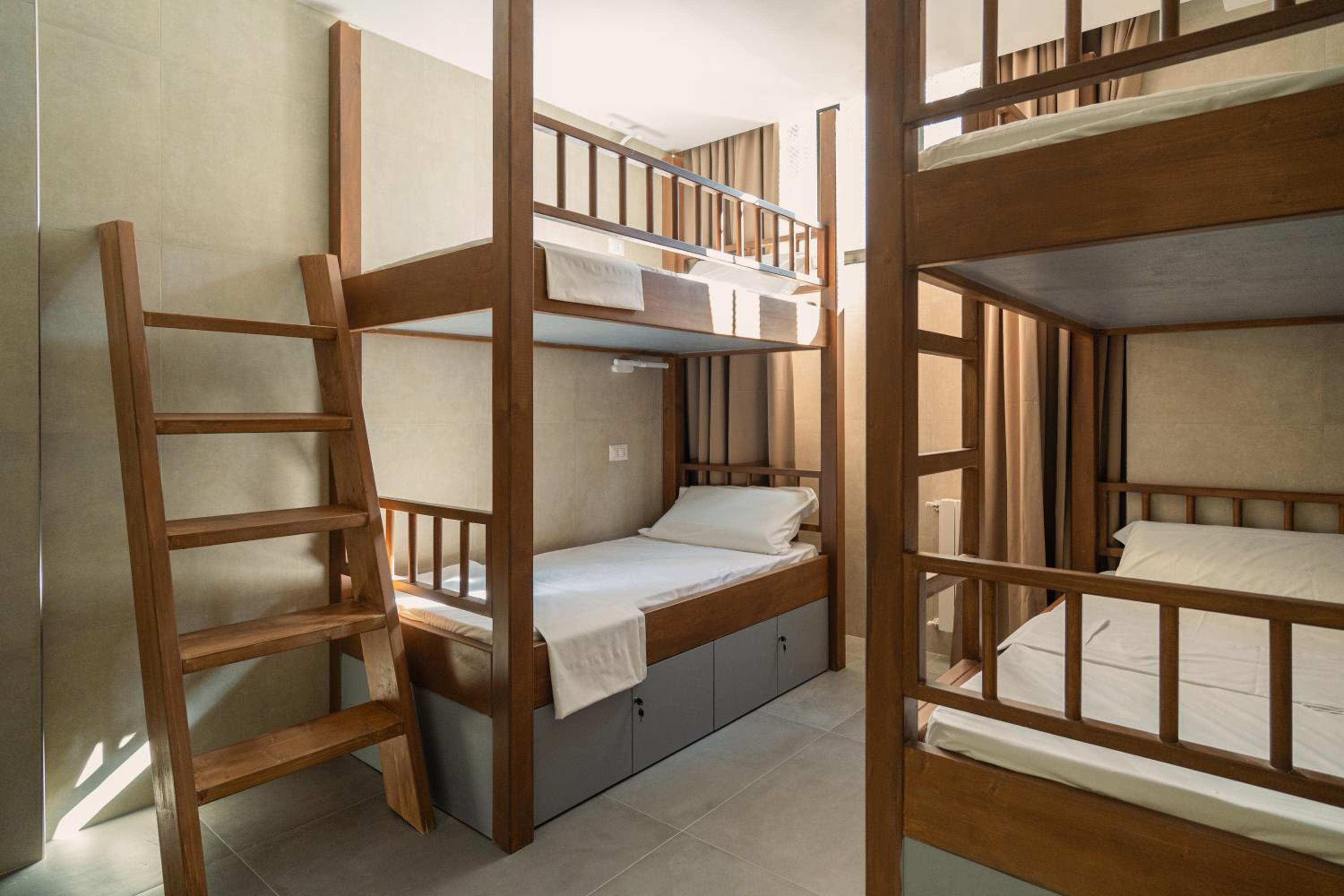 Hostel INN PETRELLA