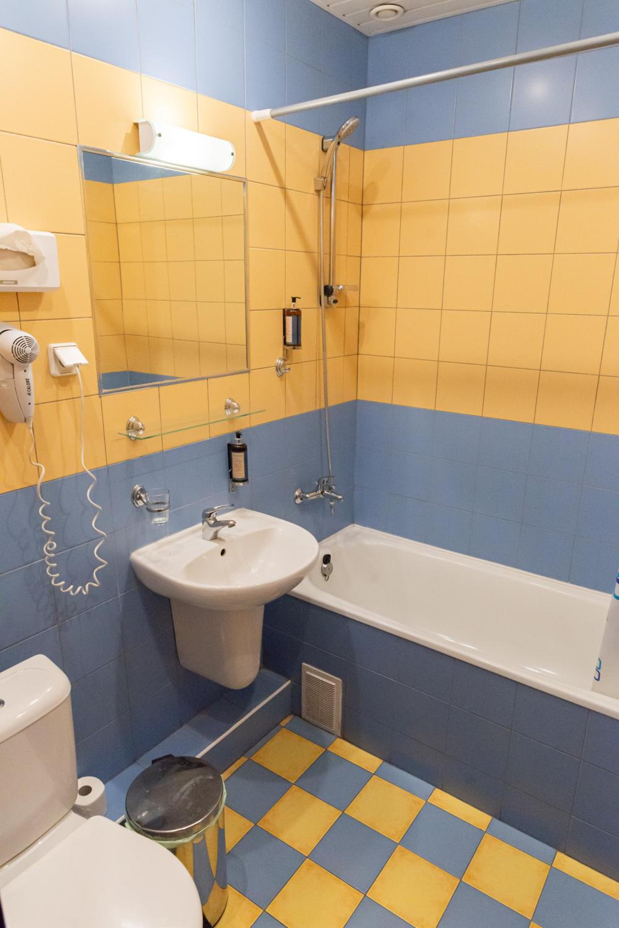 Inza Guest House