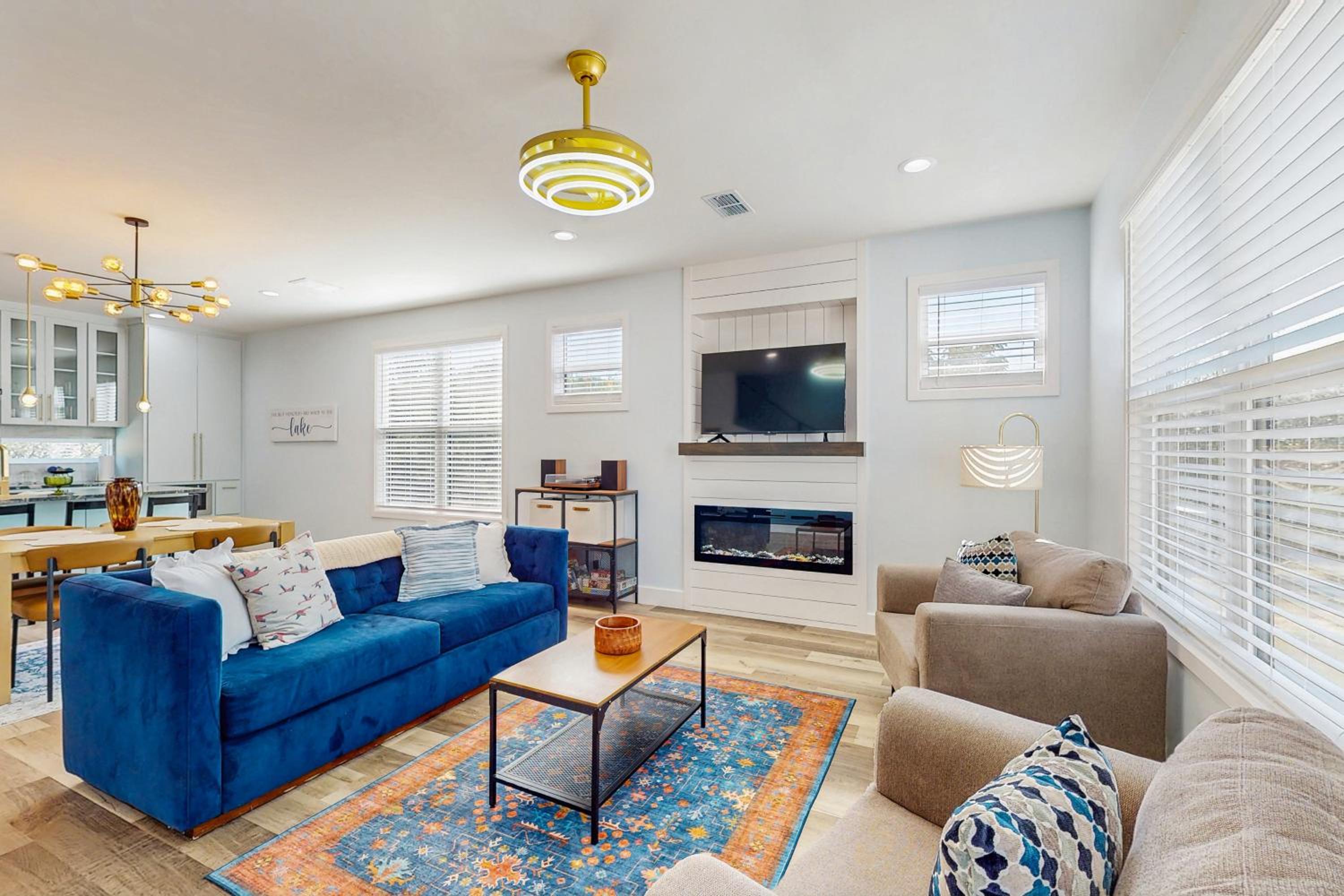 Modern Living in Texas! Home 2 Blocks to Lake LBJ
