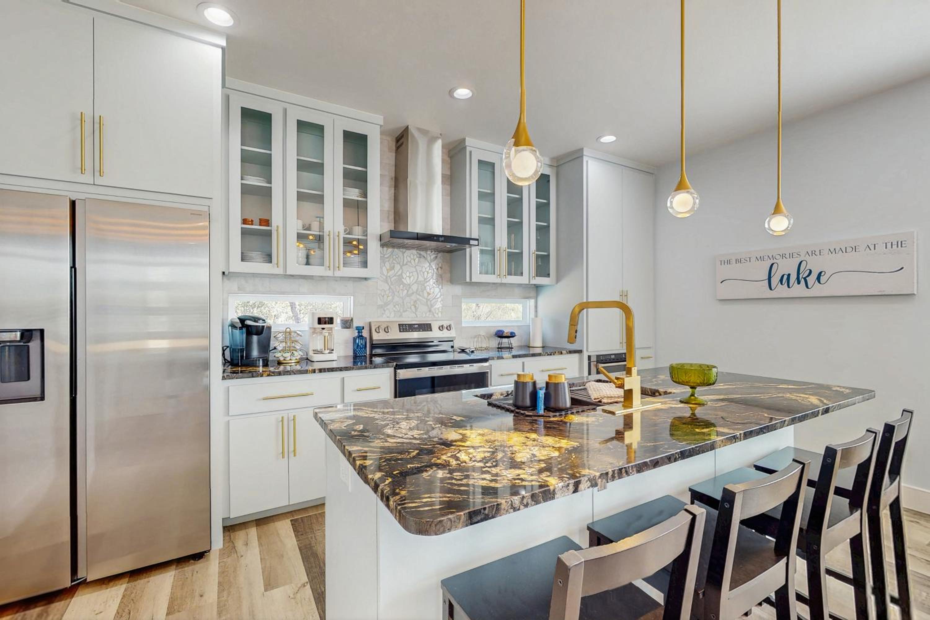 Modern Living in Texas! Home 2 Blocks to Lake LBJ