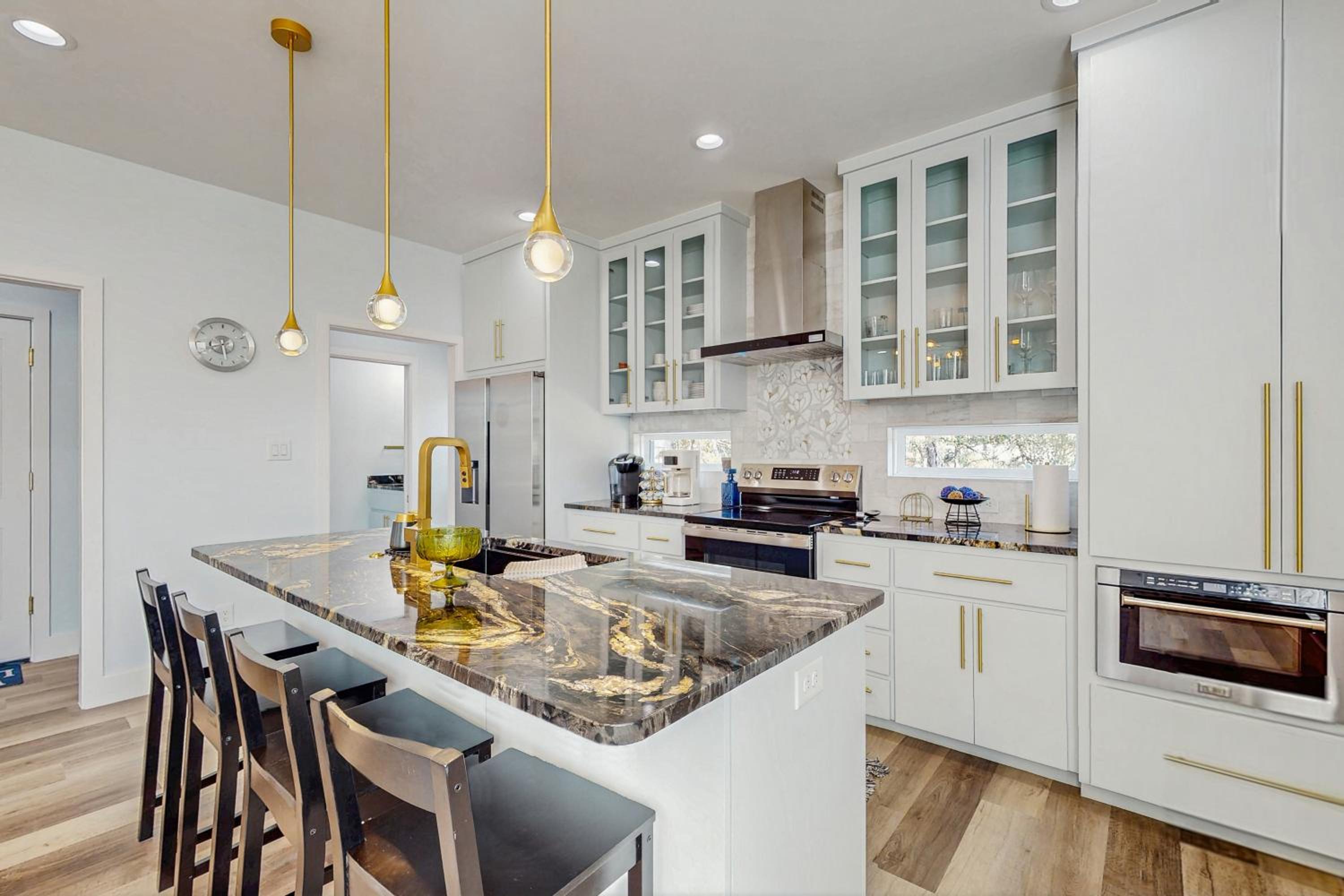 Modern Living in Texas! Home 2 Blocks to Lake LBJ