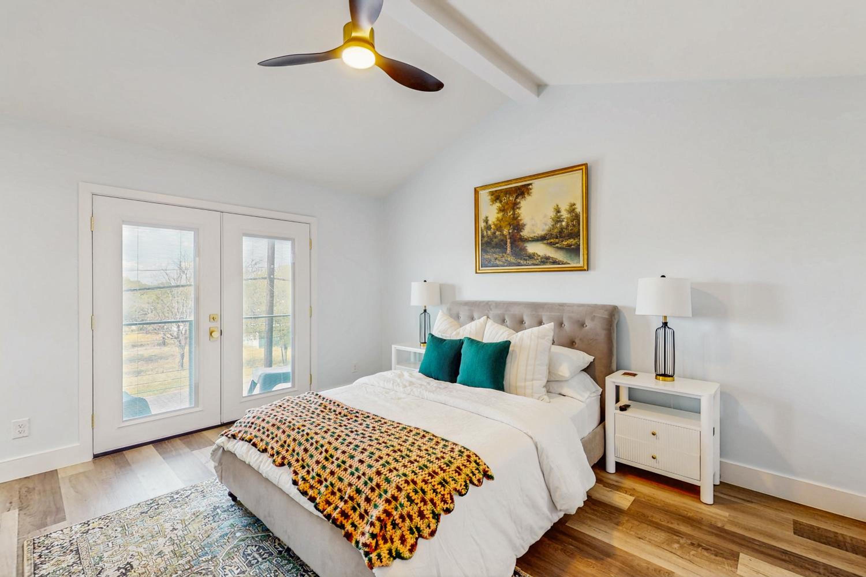 Modern Living in Texas! Home 2 Blocks to Lake LBJ
