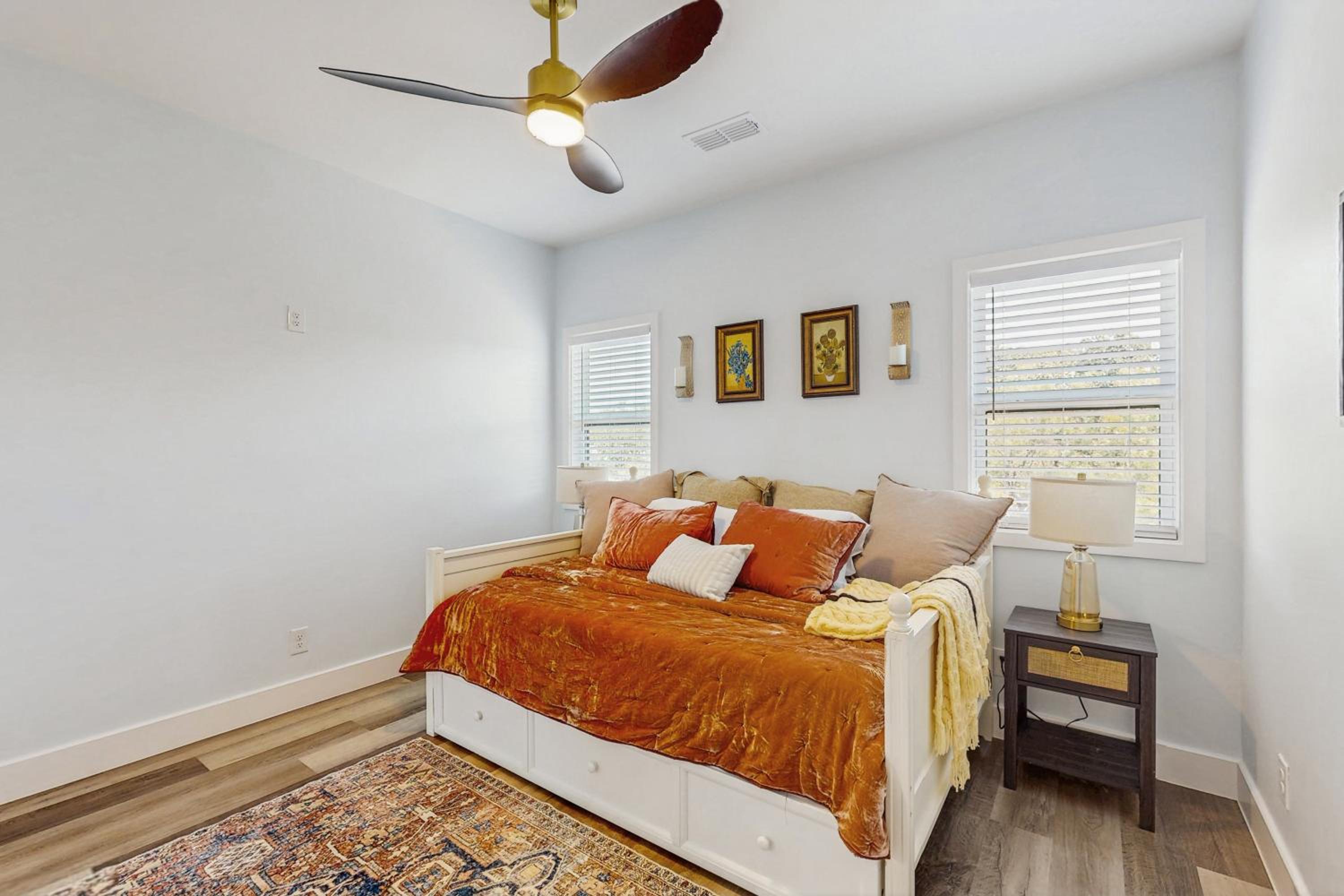 Modern Living in Texas! Home 2 Blocks to Lake LBJ