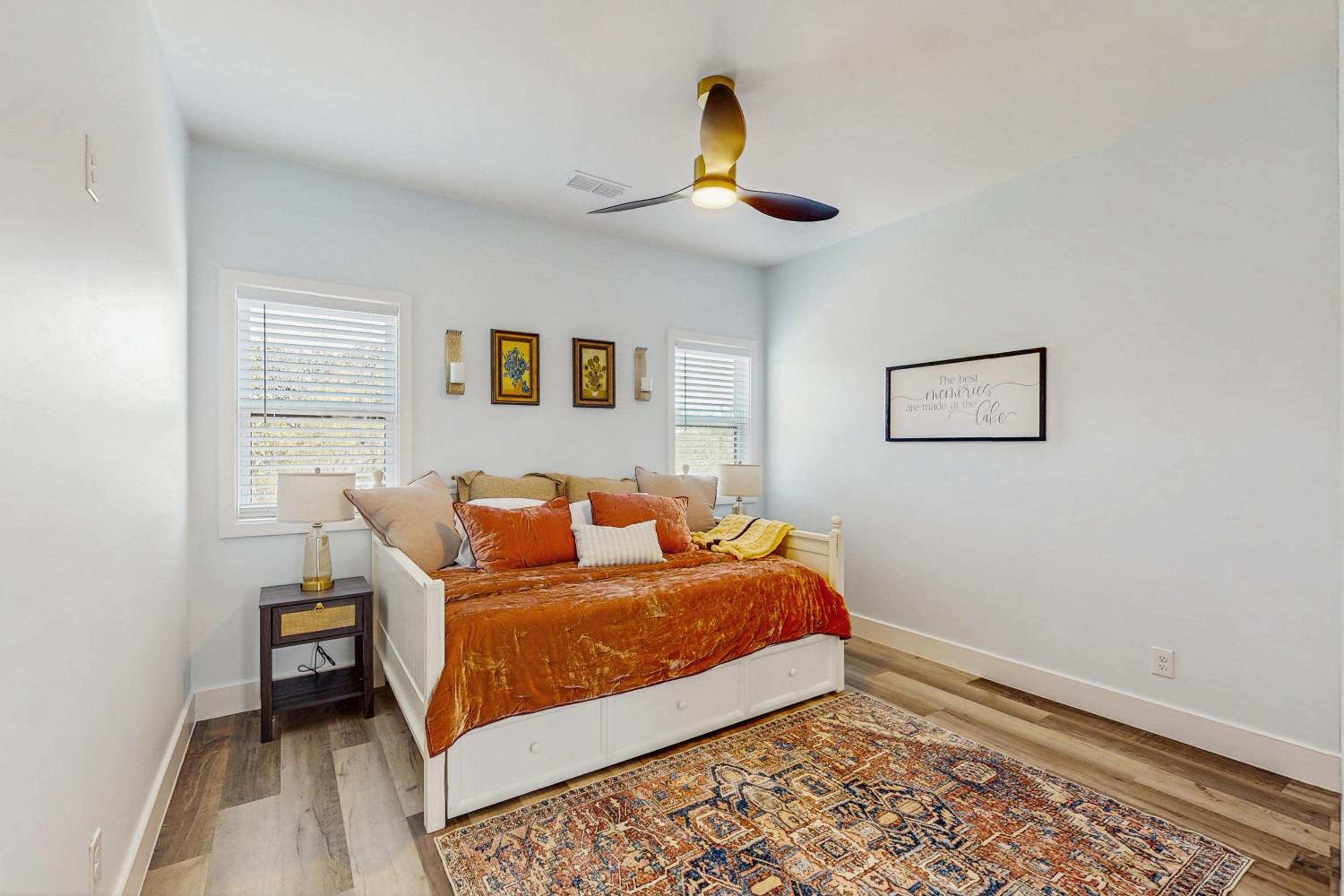 Modern Living in Texas! Home 2 Blocks to Lake LBJ
