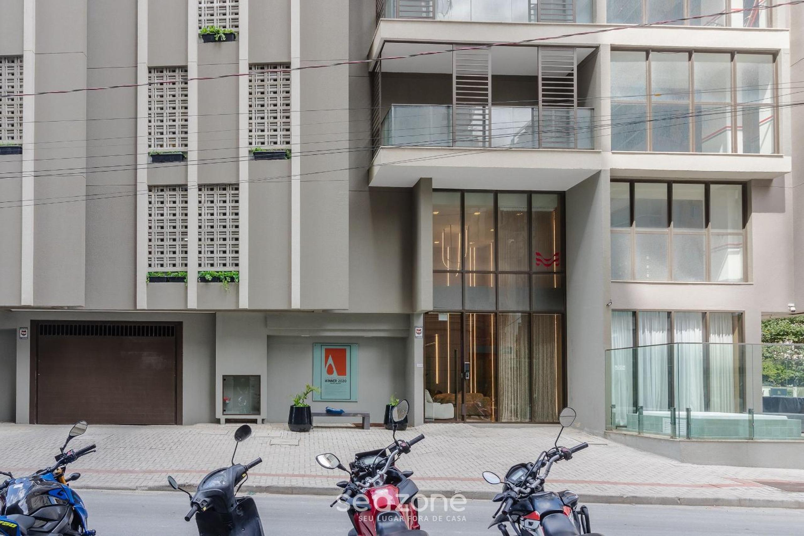 Well-Equipped Apartments 100m from the Beach - EVR