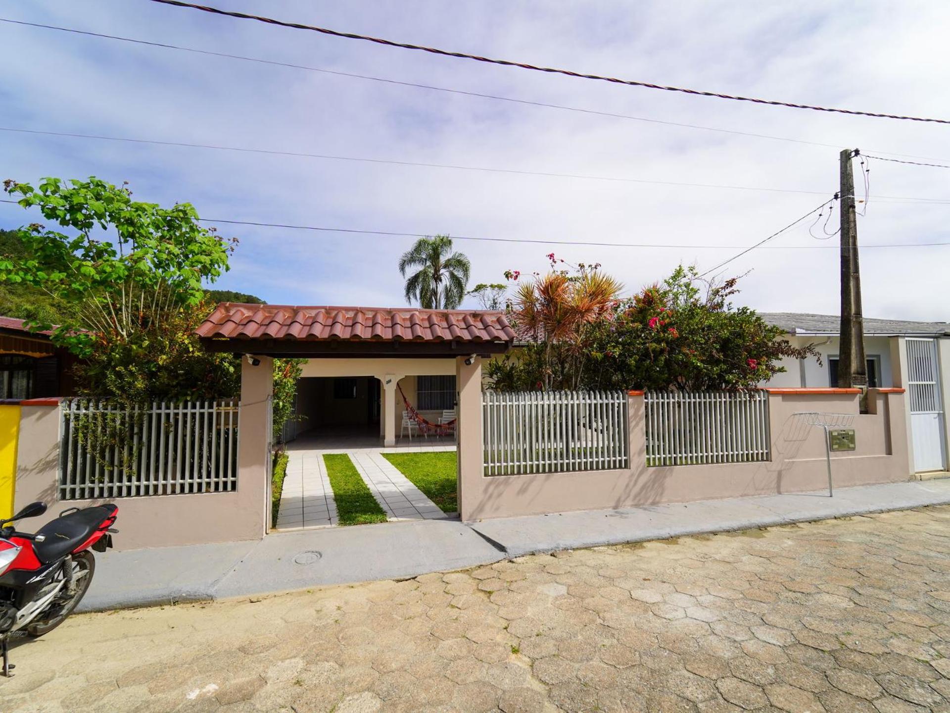 Casa ampla perto da praia AG5245