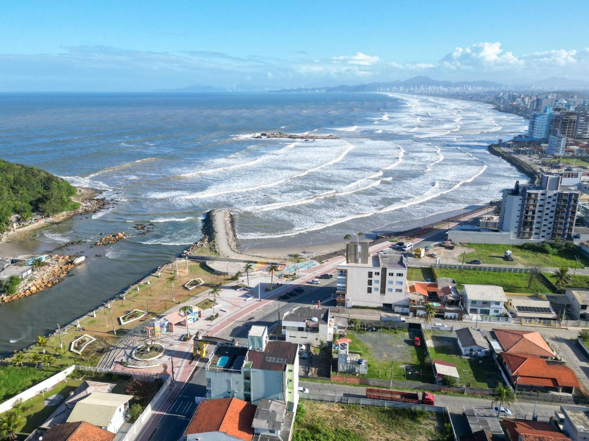 Casa ampla perto da praia AG5245