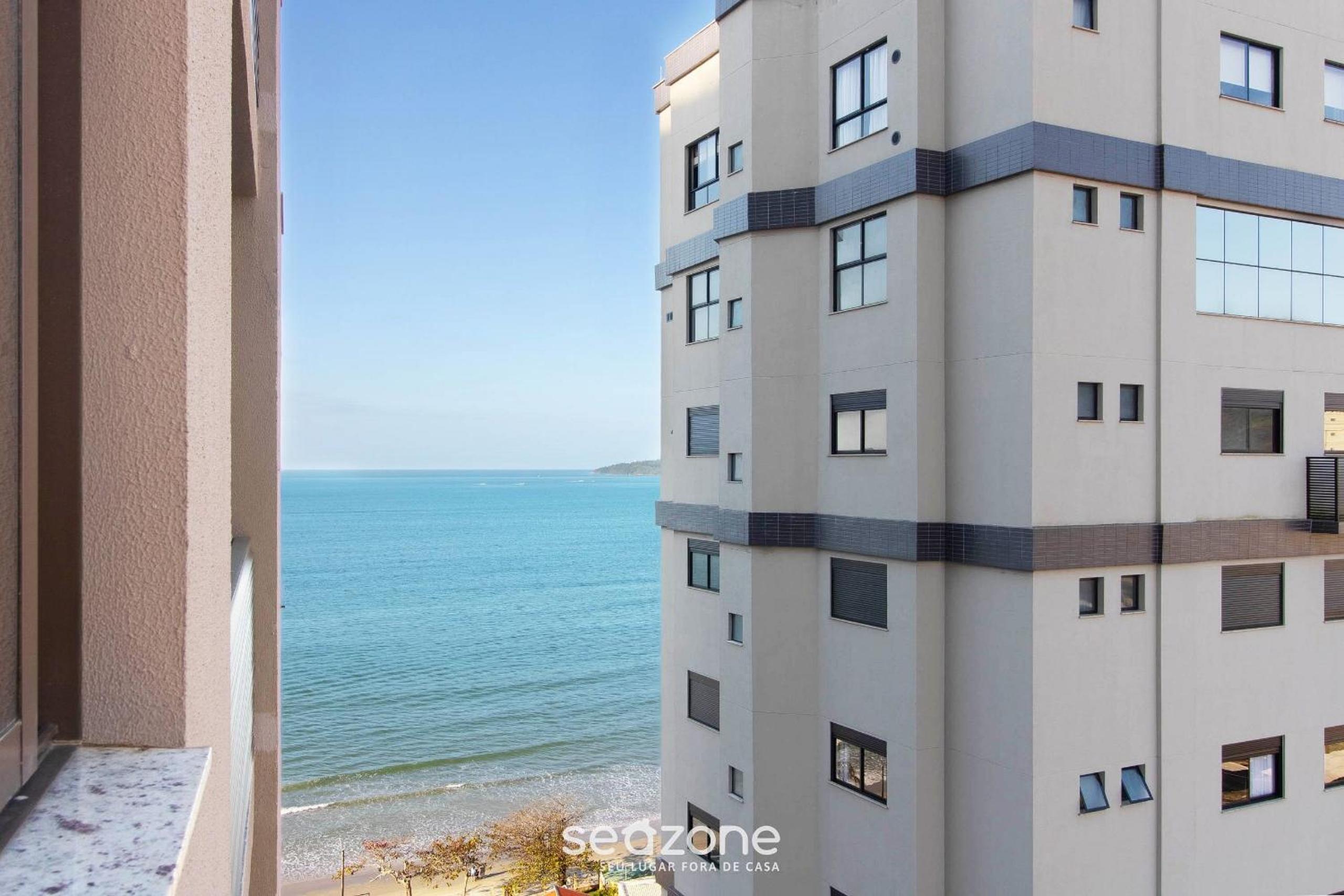 Well-Equipped Apartments 100m from the Beach - EVR