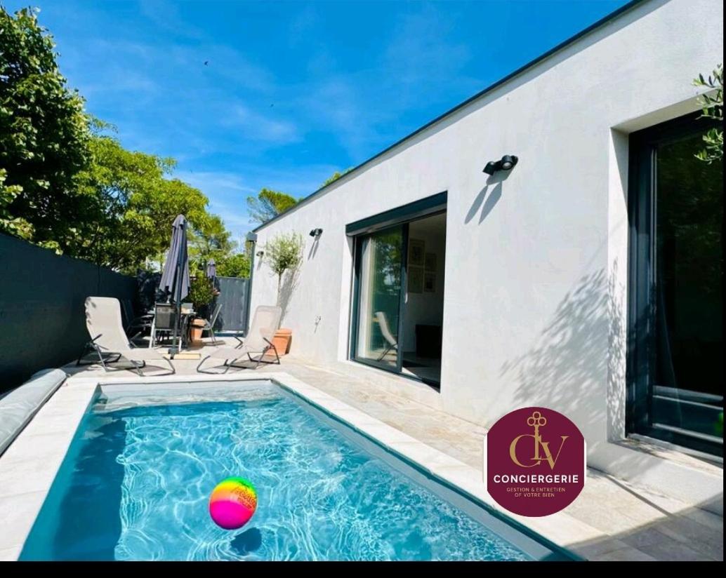 Villa moderne 3 ch piscine privée parking