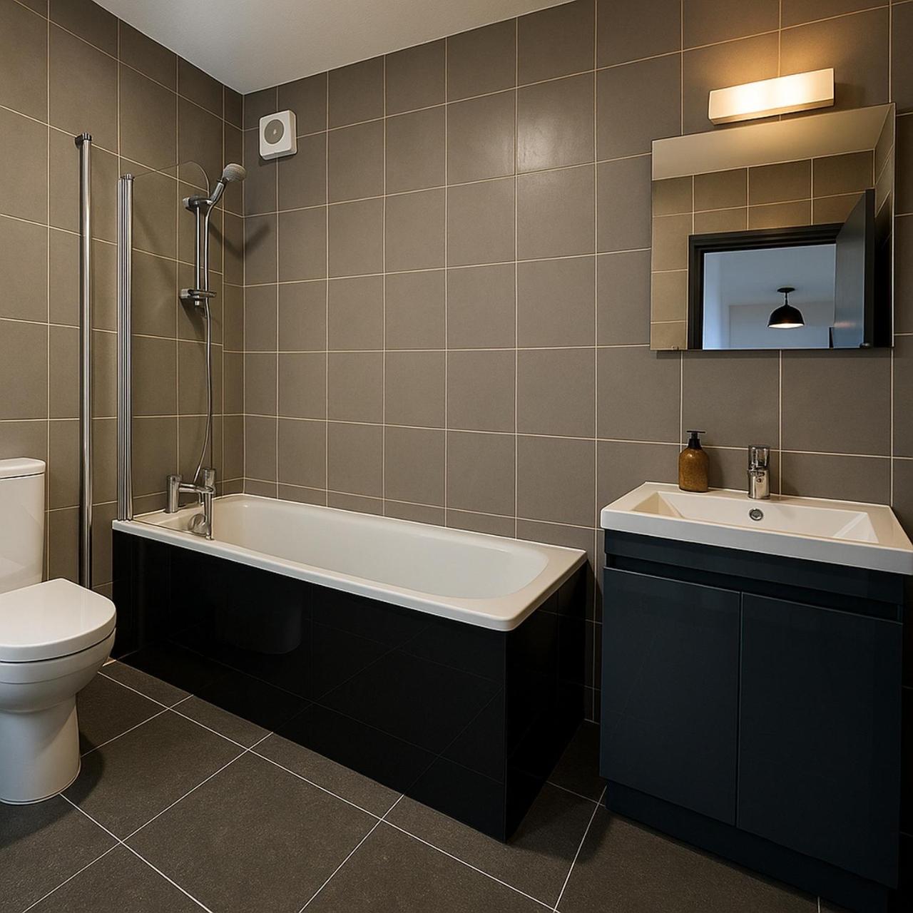 Central Apt, Parking, Walk to Shops, Bars & Trains