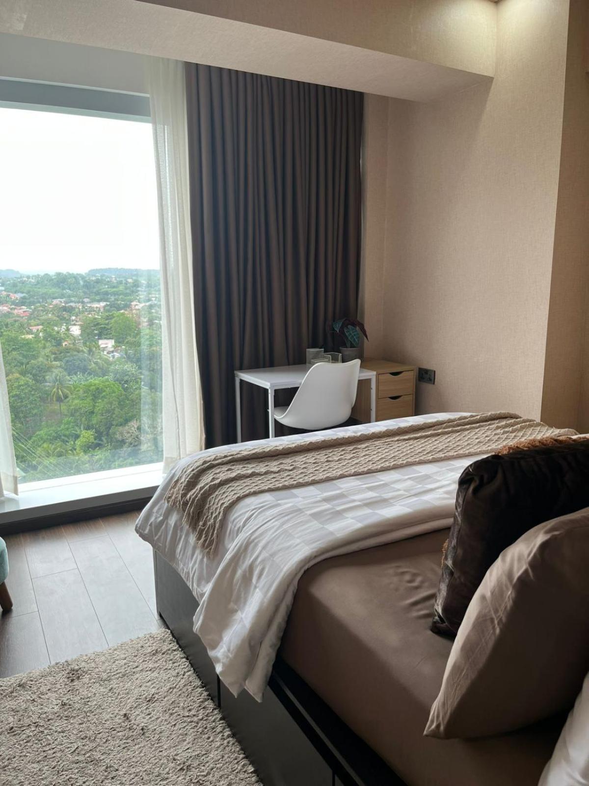 Modern & Cozy 1BR with City and Mt Apo View near Abreeza Mall