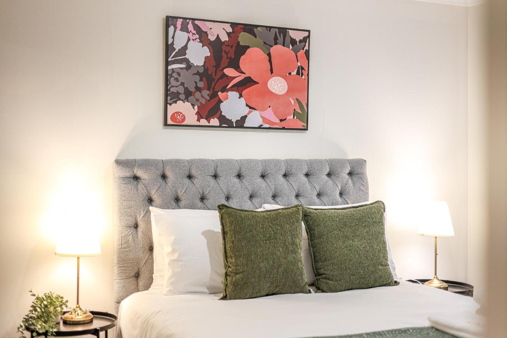 StayAU Newly 8 Beds Spacious Home in Derrimut