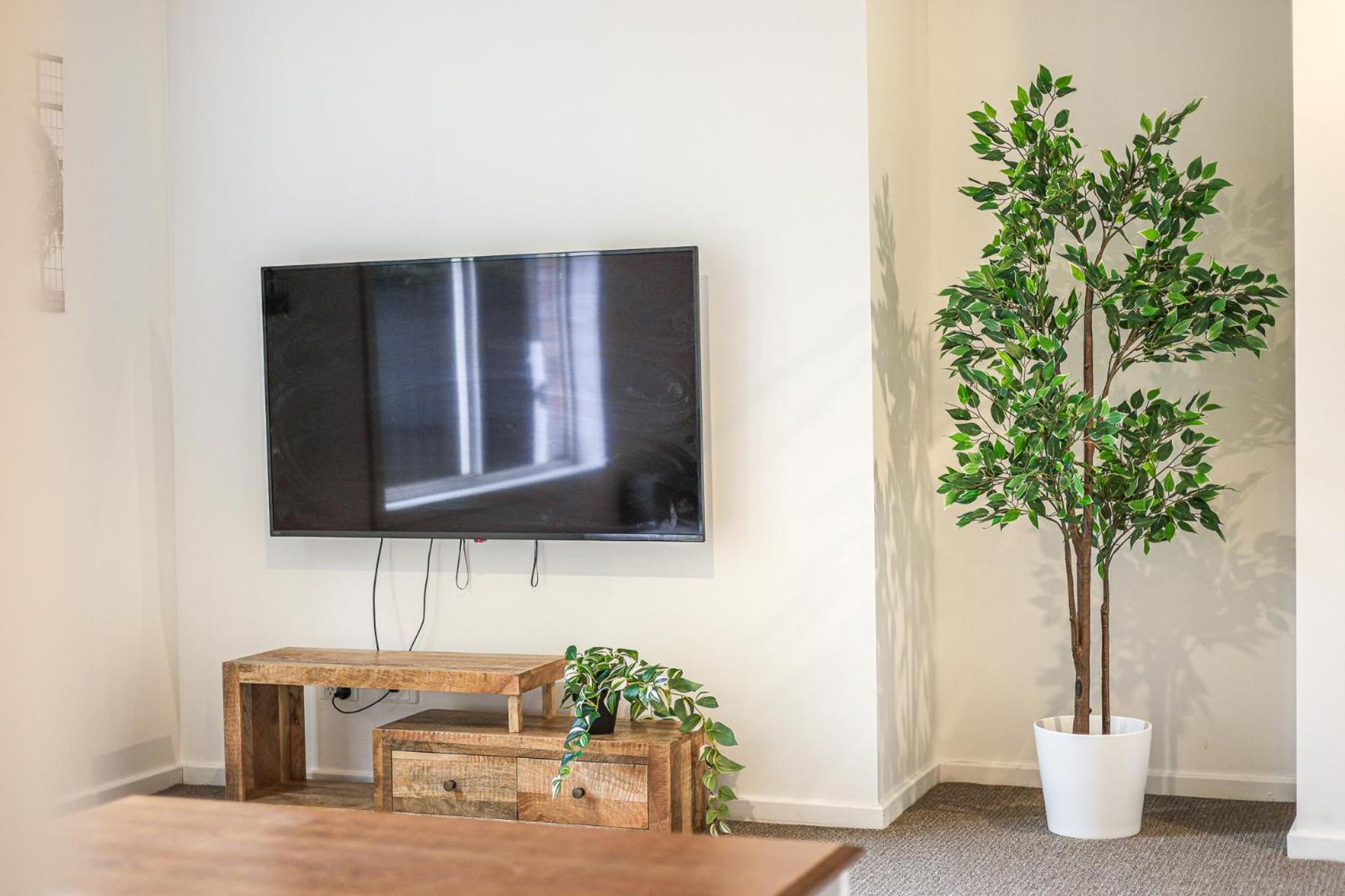 StayAU Newly 8 Beds Spacious Home in Derrimut